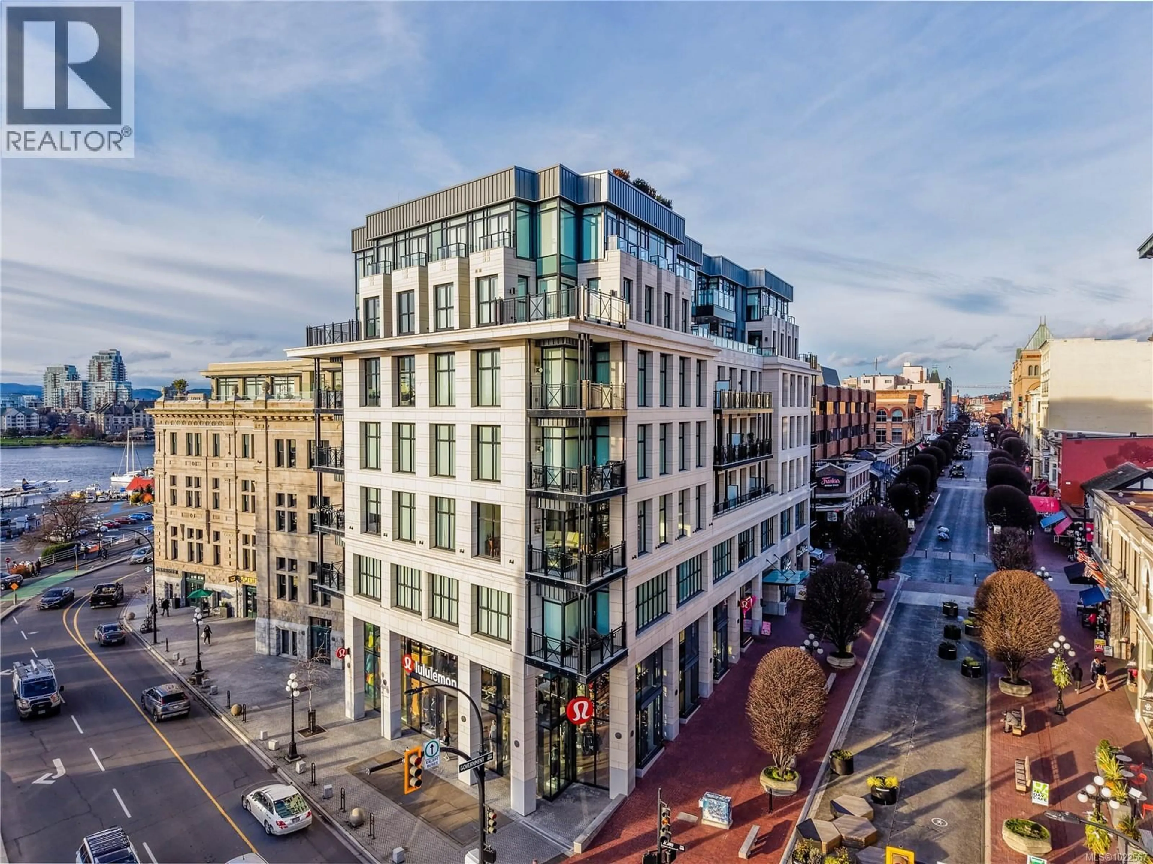 A pic from outside/outdoor area/front of a property/back of a property/a pic from drone, unknown for 503 - 888 GOVERNMENT STREET, Victoria British Columbia V8W0G5