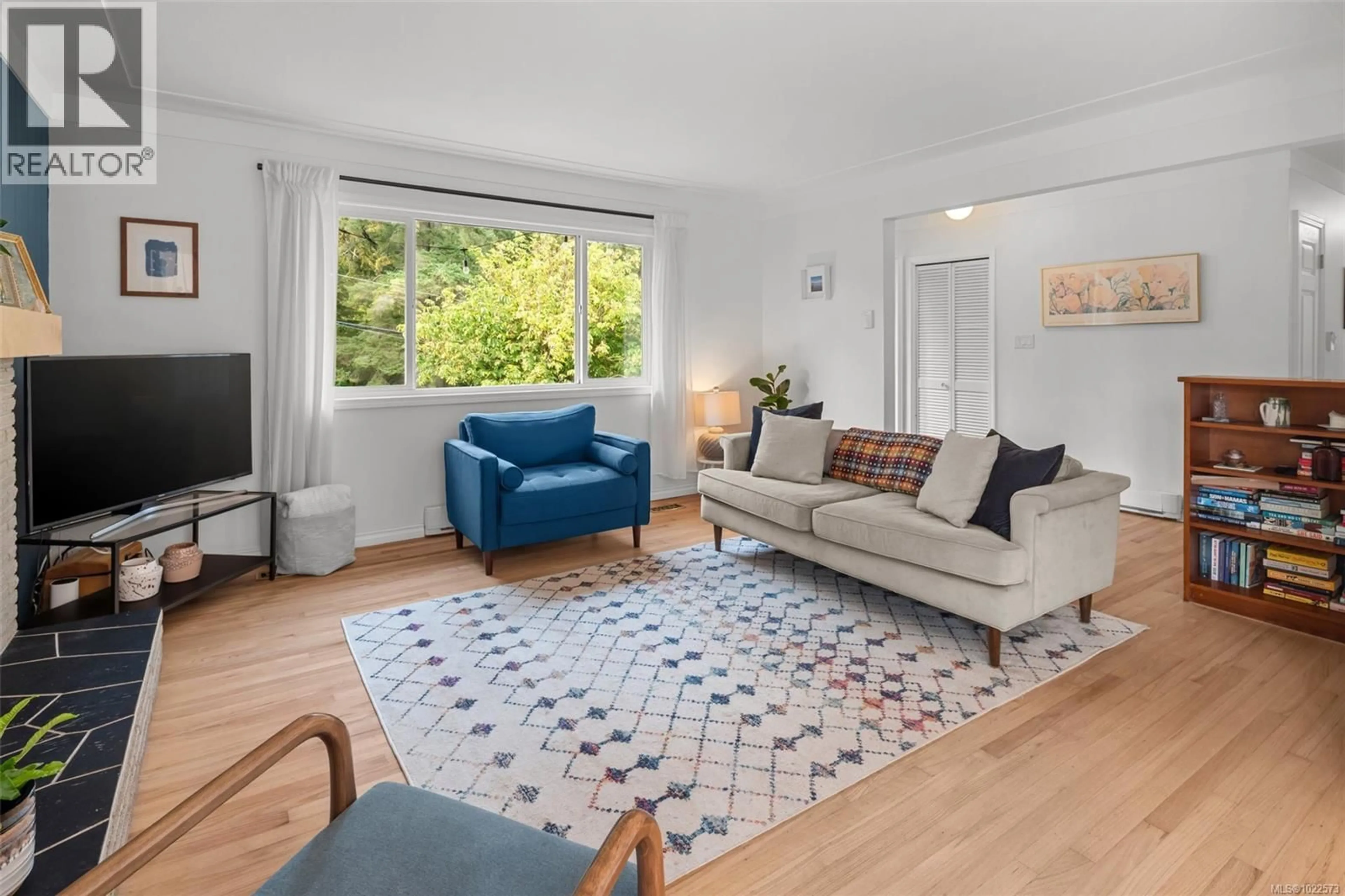 Living room with furniture, unknown for 7147 WRIGHT ROAD, Sooke British Columbia V9Z0S5