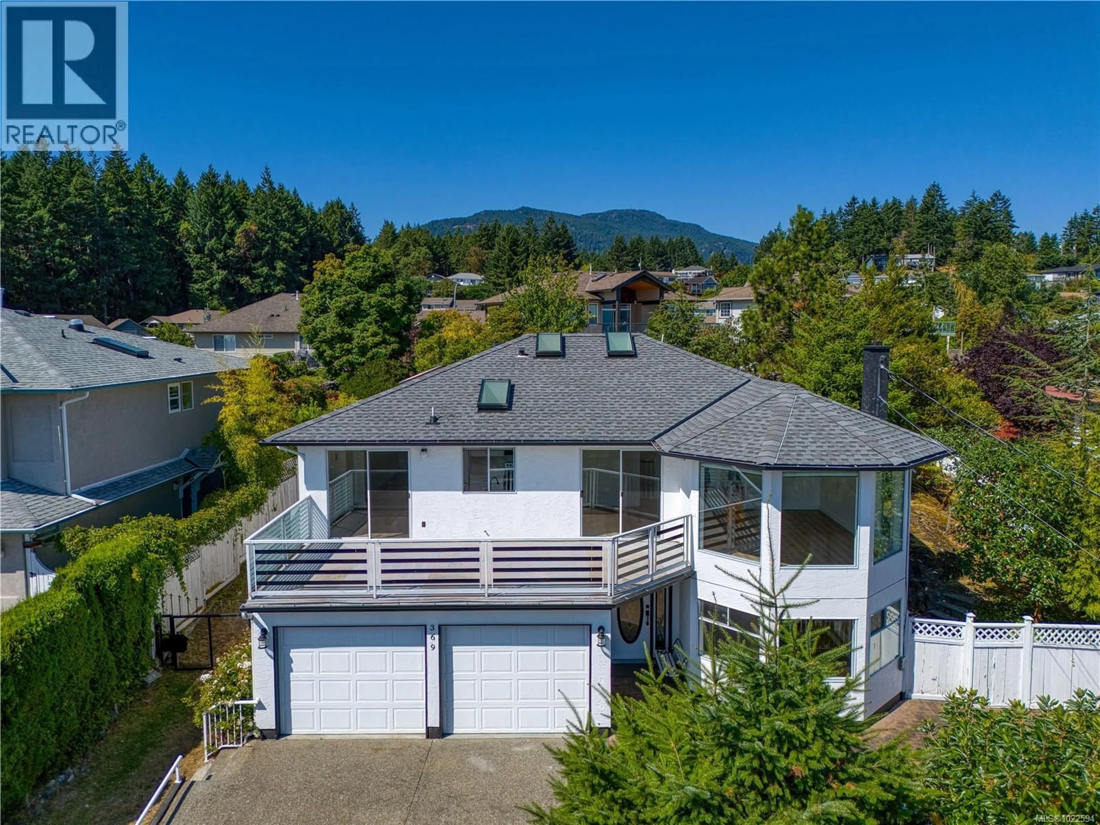 A pic from outside/outdoor area/front of a property/back of a property/a pic from drone, mountain view for 369 TRINITY DRIVE, Nanaimo British Columbia V9R5X3