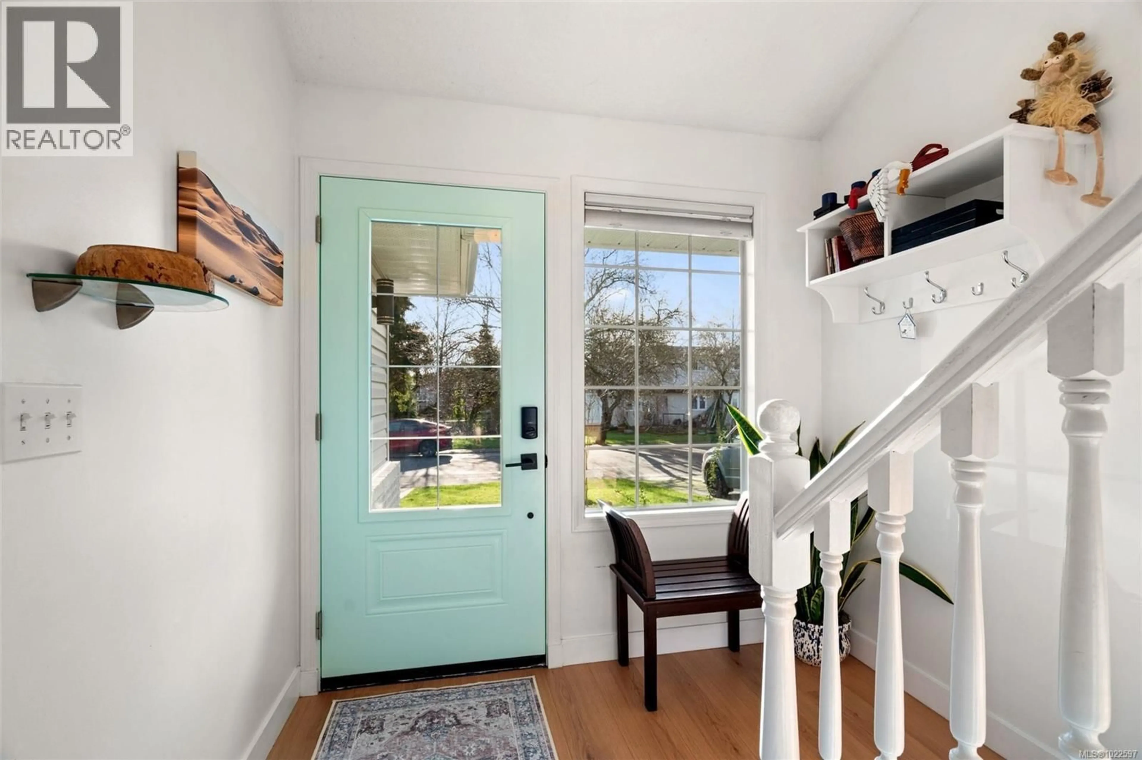 Indoor entryway for 2012 NORTHBROOK DRIVE, Sidney British Columbia V8L4W1