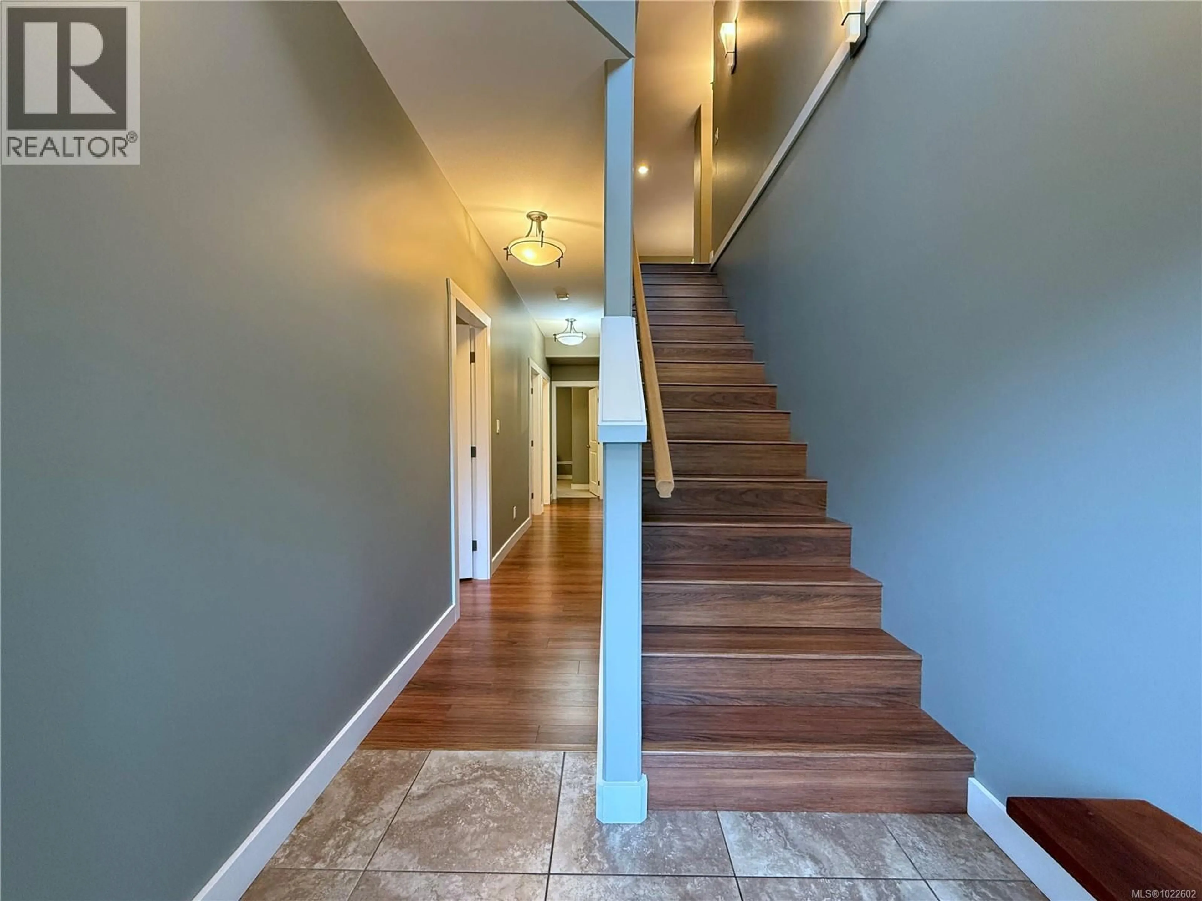 Indoor entryway for 878 ERICKSON ROAD, Campbell River British Columbia V9H0B3