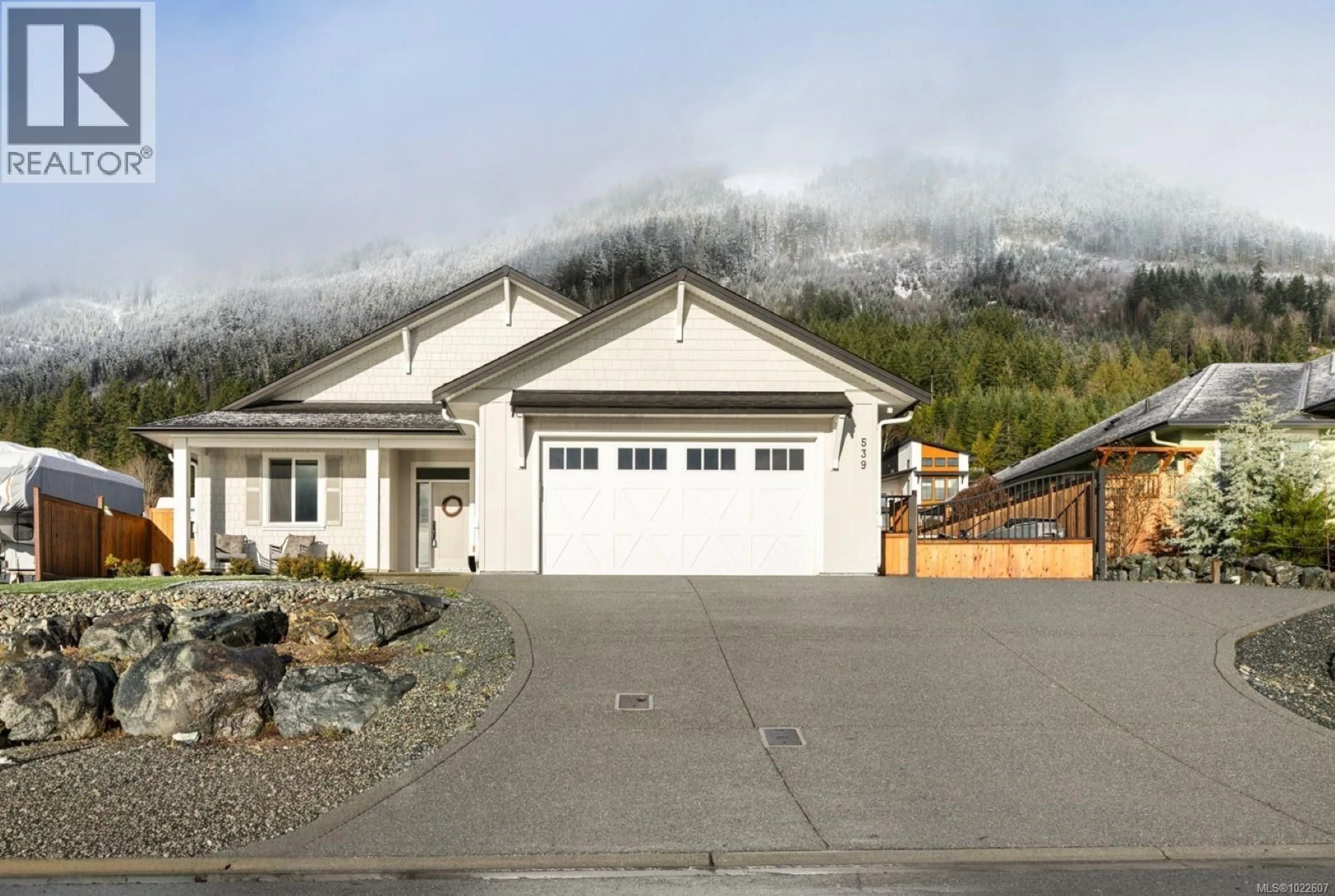 Home with vinyl exterior material, mountain view for 539 GREENWELL DRIVE, Lake Cowichan British Columbia V0R2G1