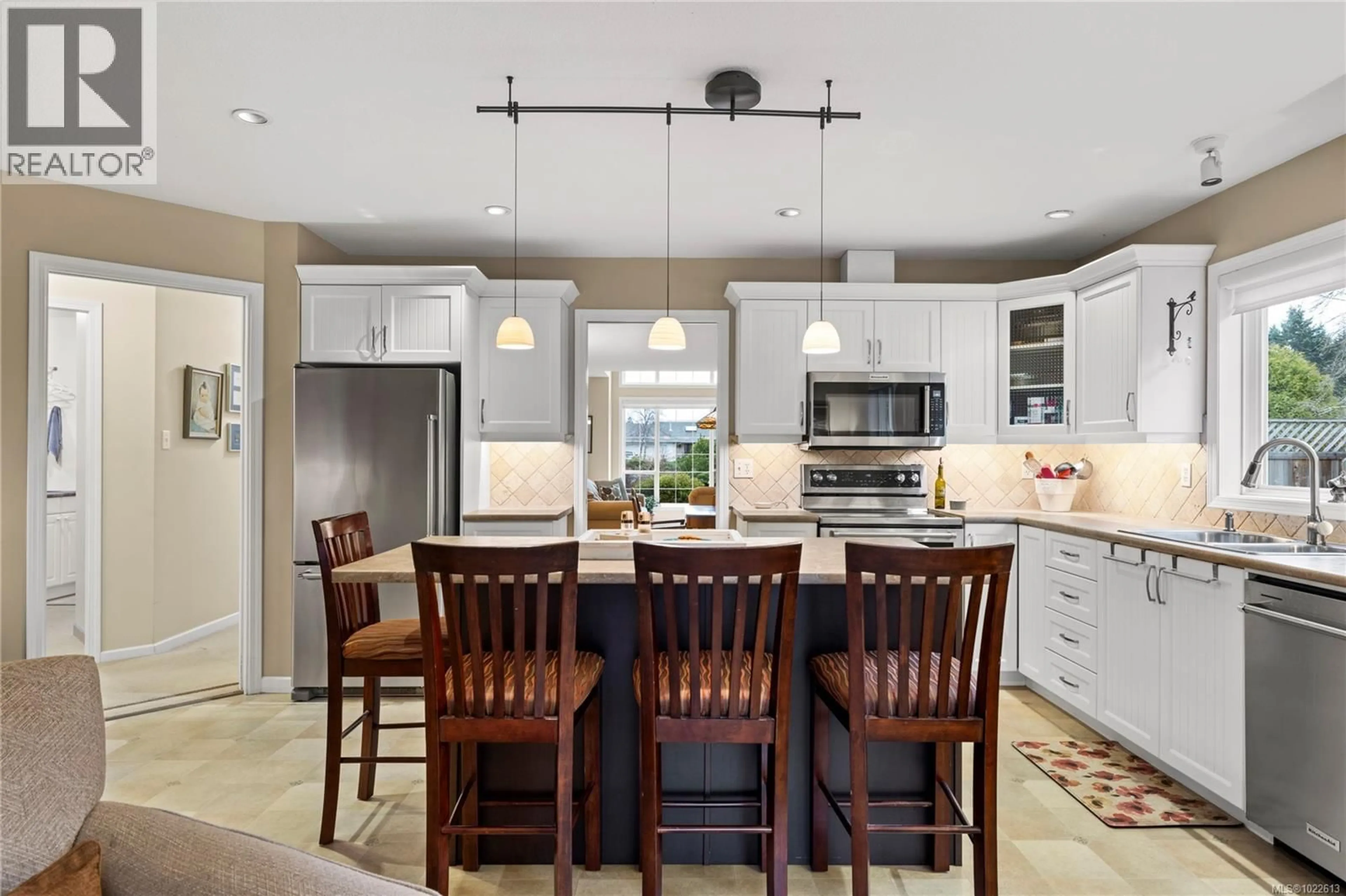 Open concept kitchen, ceramic/tile floor for 559 JUNIPER DRIVE, Qualicum Beach British Columbia V9K2J2