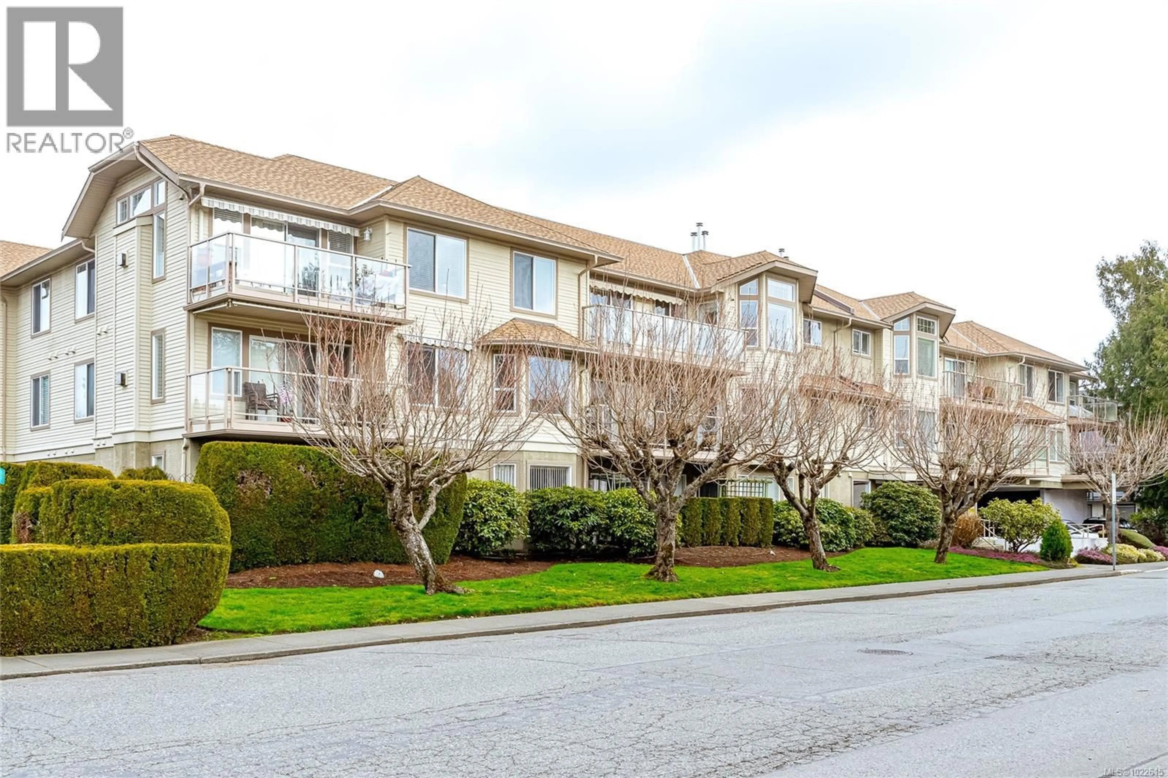 Patio, street for 303 - 245 FIRST STREET, Duncan British Columbia V9L1R3