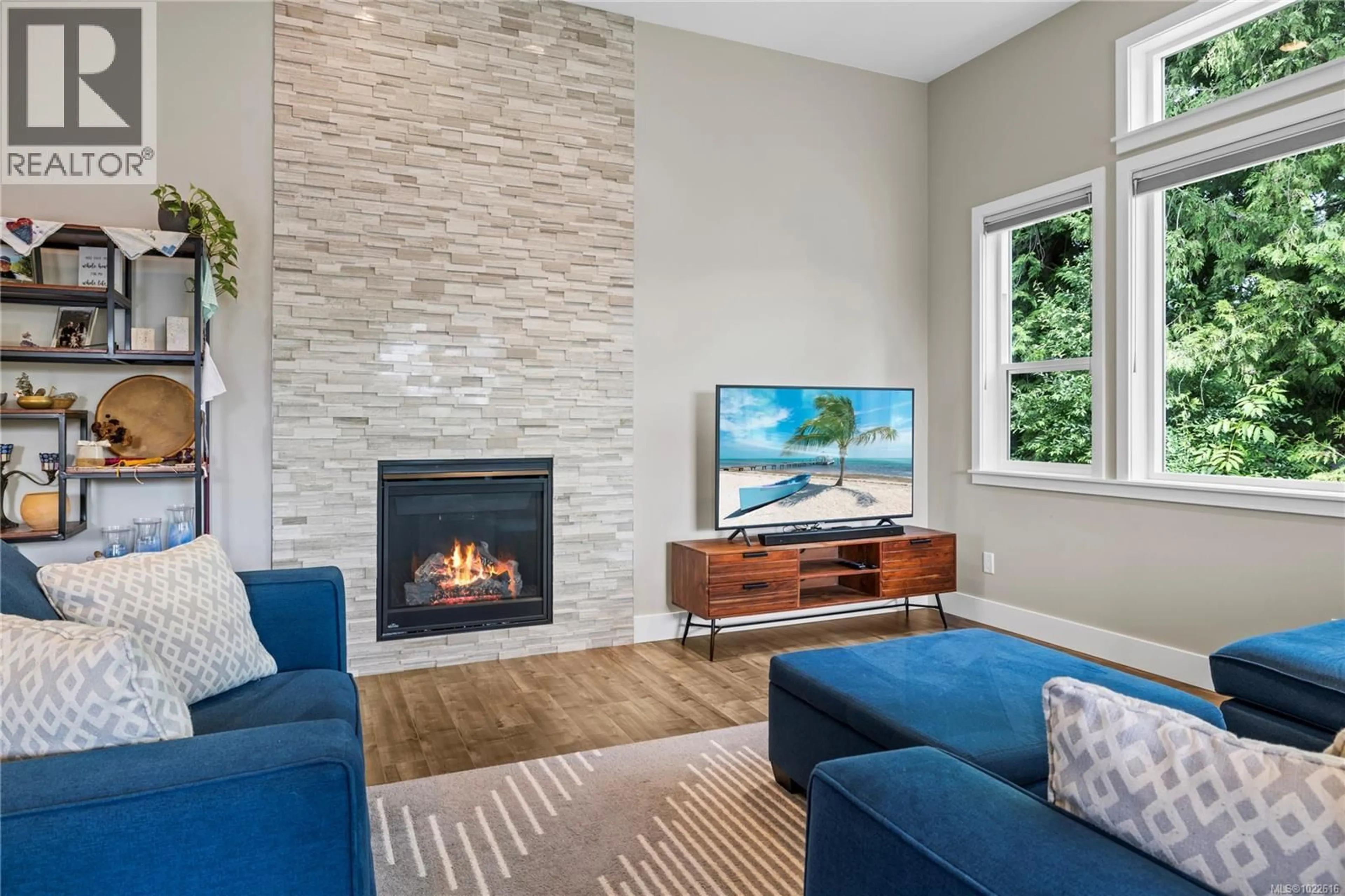 Living room with furniture, unknown for 838 STIRLING DRIVE, Ladysmith British Columbia V9G0B5