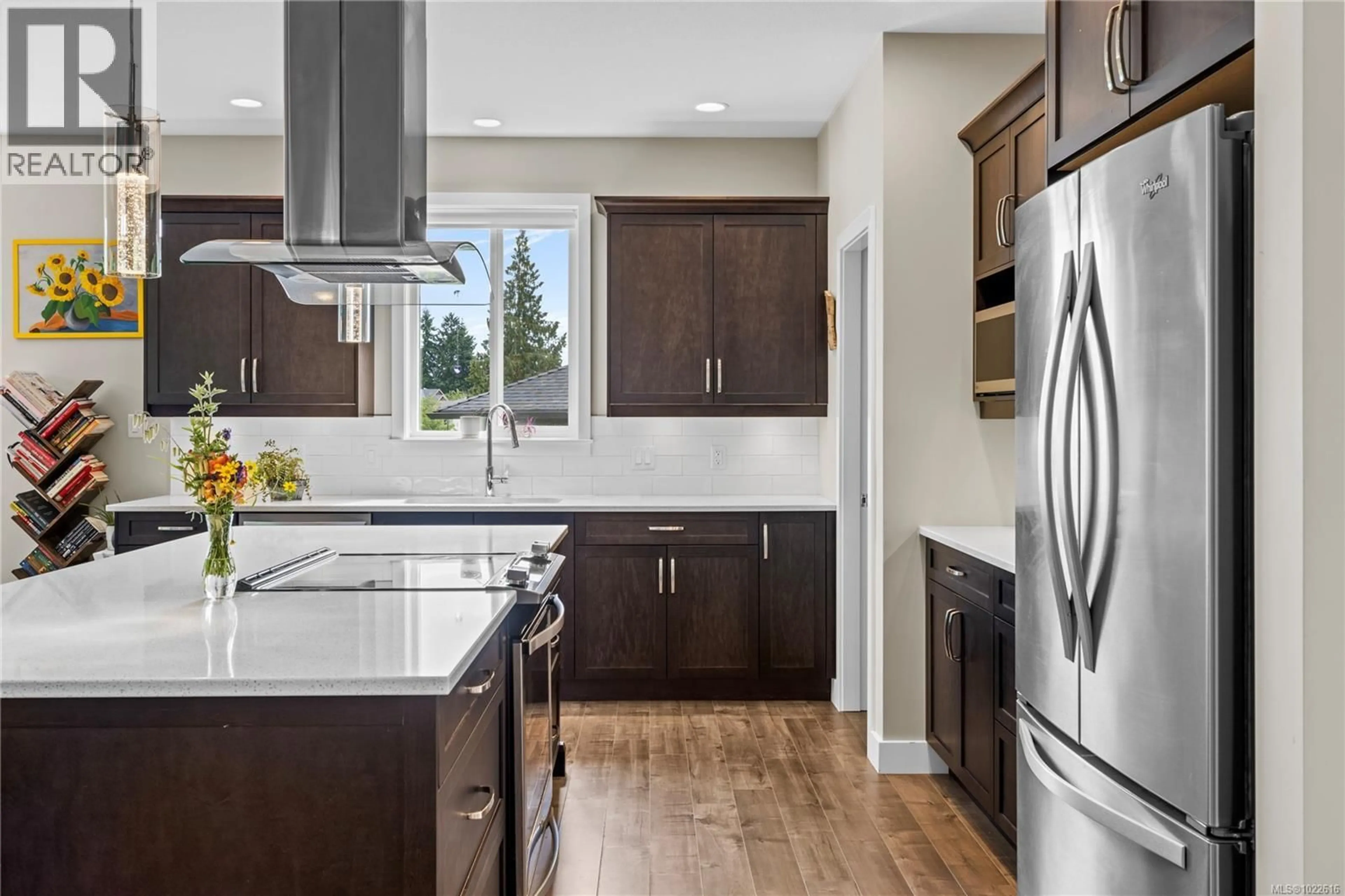 Contemporary kitchen, ceramic/tile floor for 838 STIRLING DRIVE, Ladysmith British Columbia V9G0B5