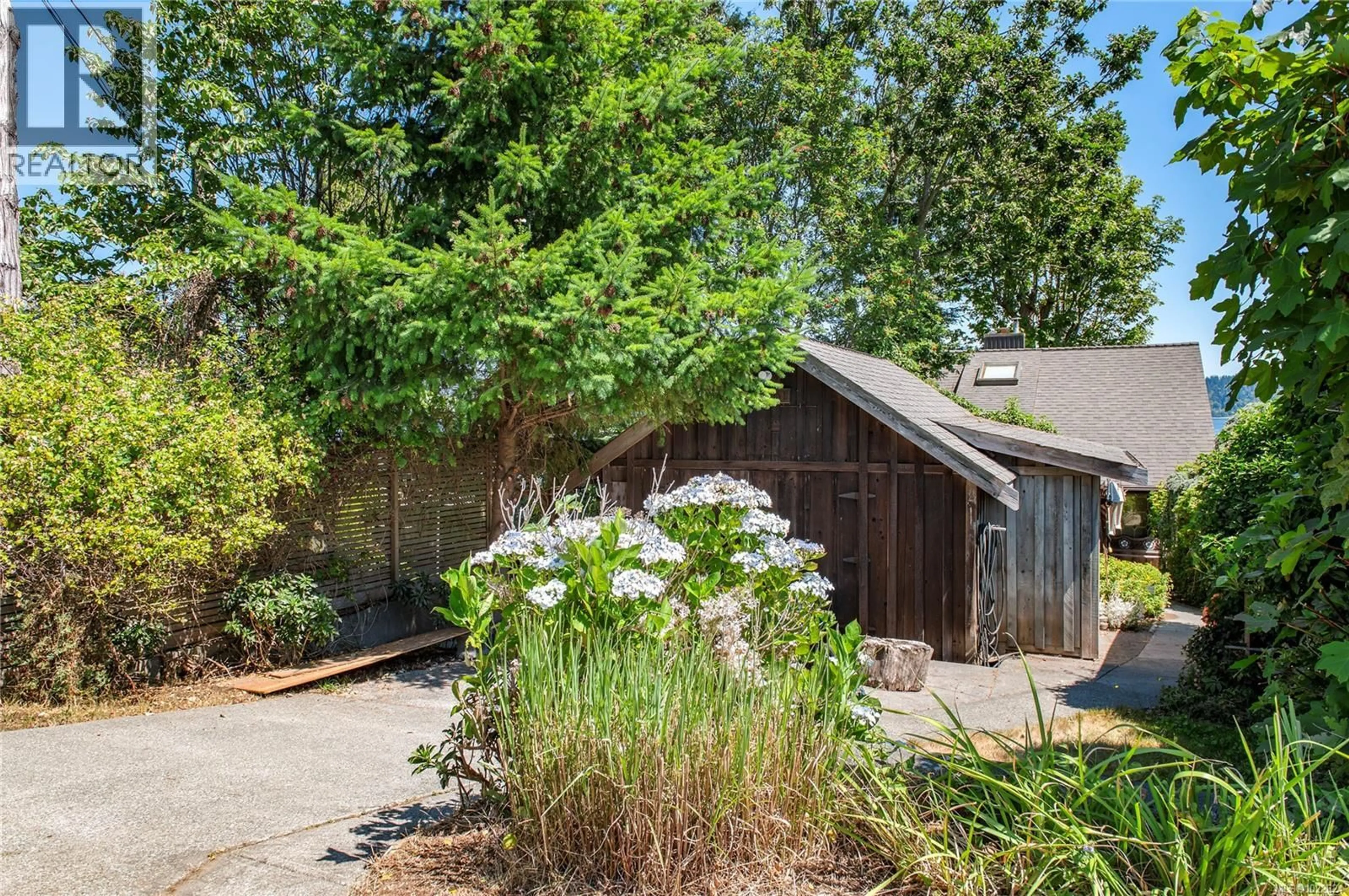 Shed for 561 & 565 ISLAND HIGHWAY, Campbell River British Columbia V9W2B9