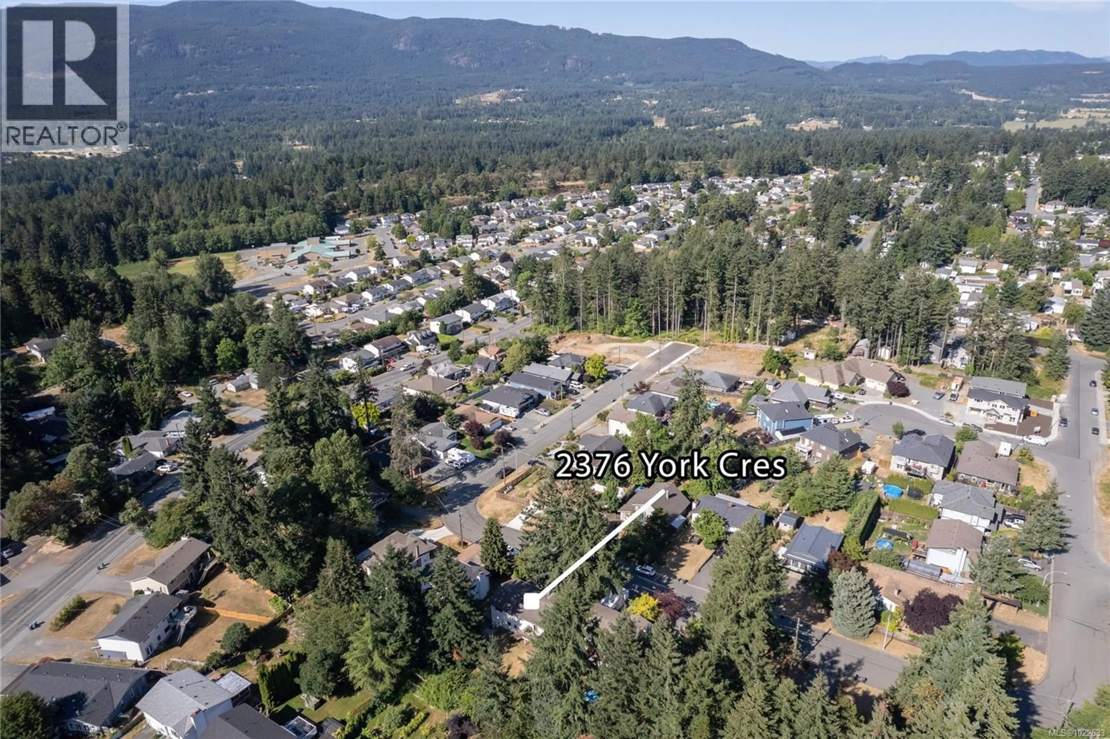 A pic from outside/outdoor area/front of a property/back of a property/a pic from drone, mountain view for 2376 YORK CRESCENT, Nanaimo British Columbia V9T4N3