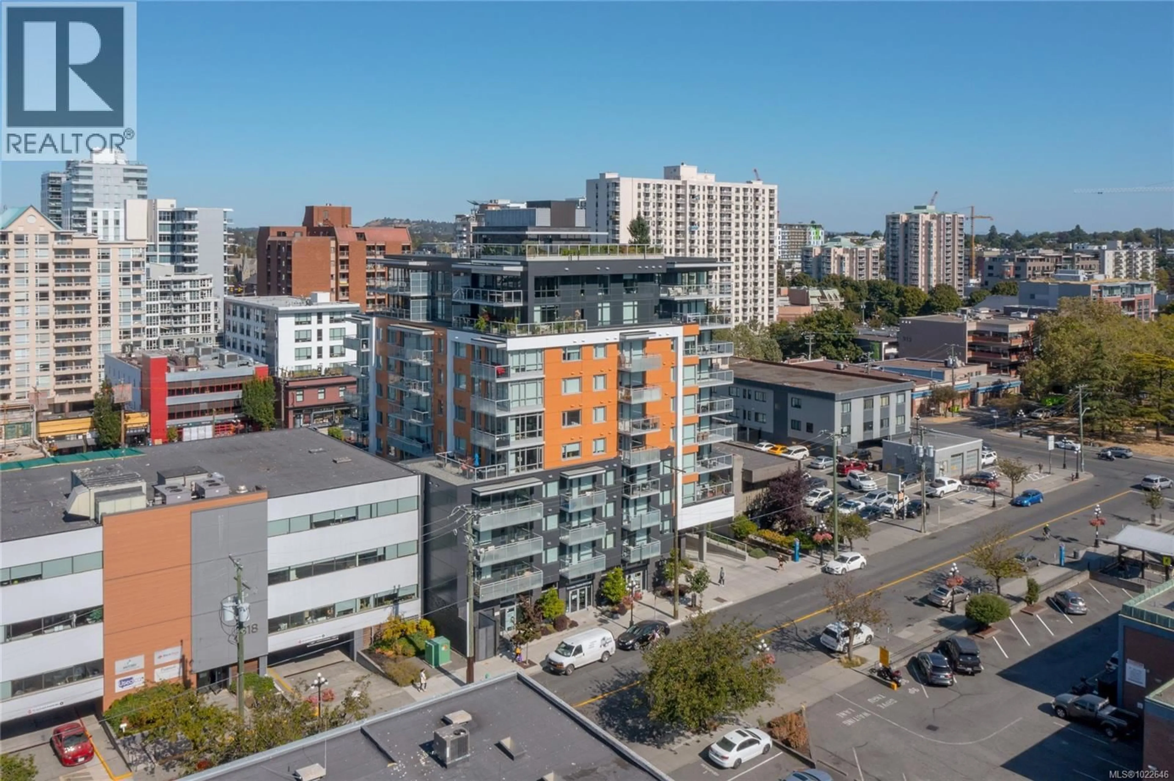 A pic from outside/outdoor area/front of a property/back of a property/a pic from drone, city buildings view from balcony for 807 - 838 BROUGHTON STREET, Victoria British Columbia V8W1E4