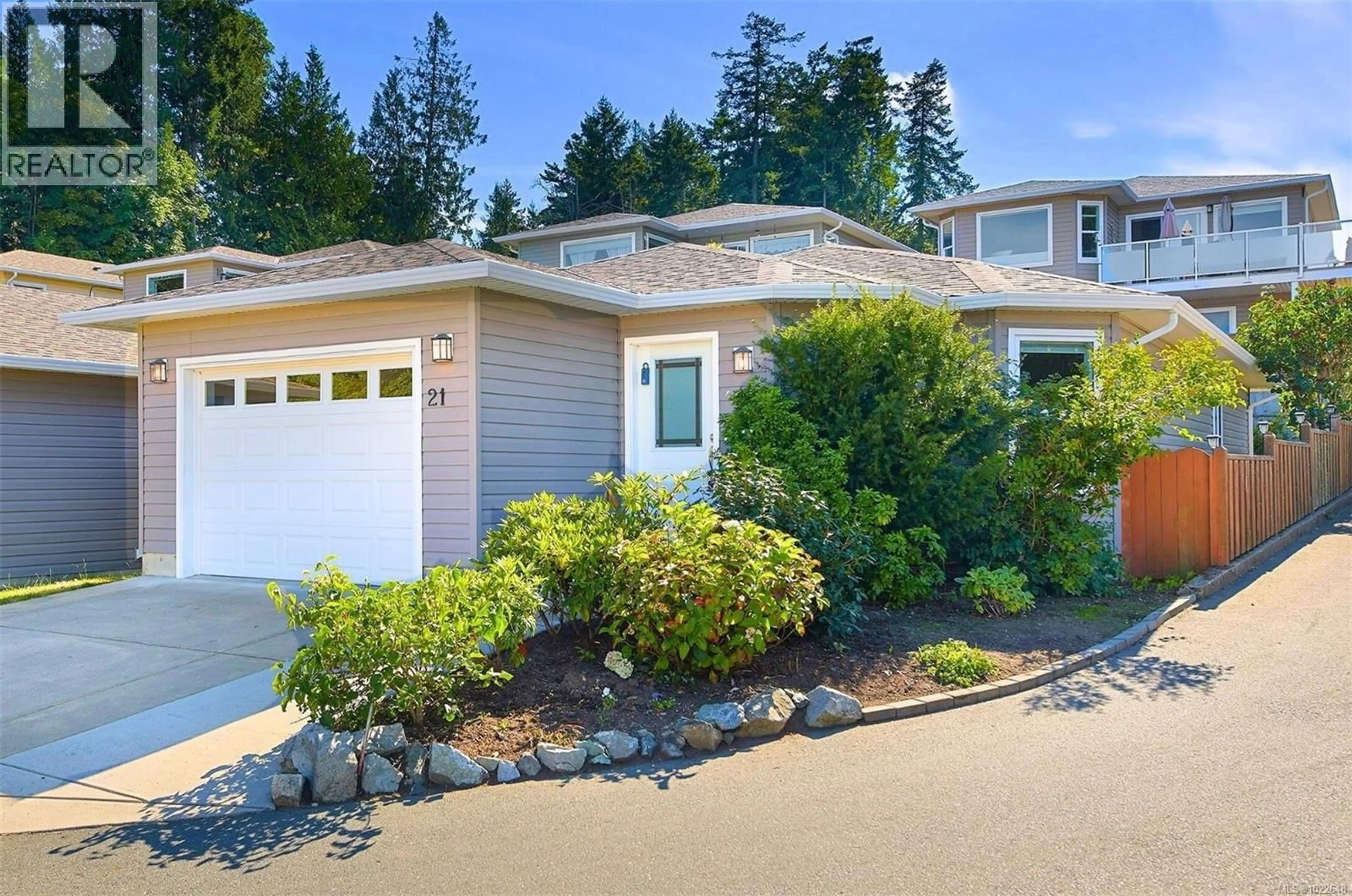 Home with vinyl exterior material, street for 21 - 2740 STAUTW ROAD, Central Saanich British Columbia V8M0A8