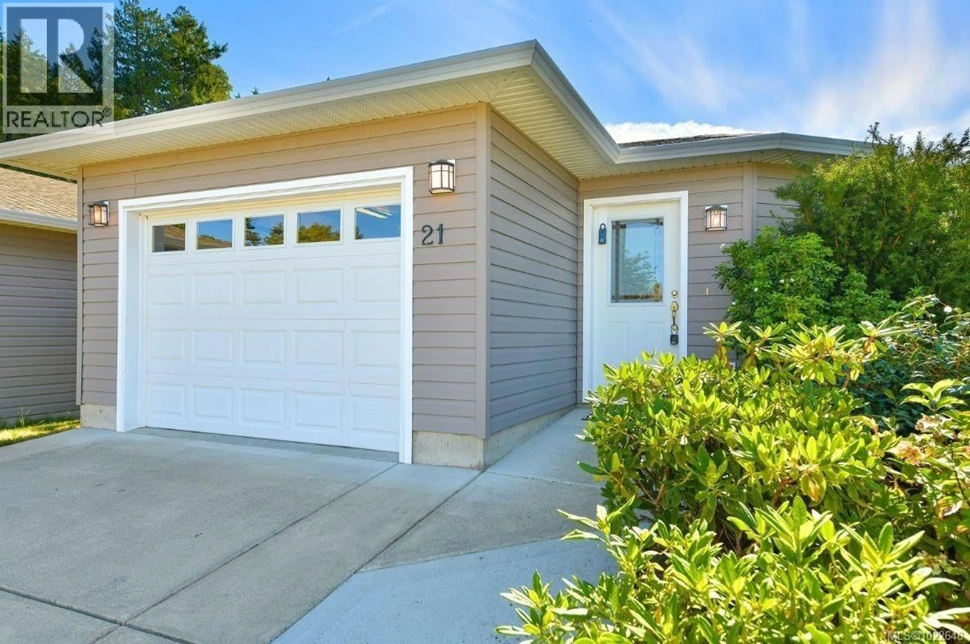 Home with vinyl exterior material, street for 21 - 2740 STAUTW ROAD, Central Saanich British Columbia V8M0A8