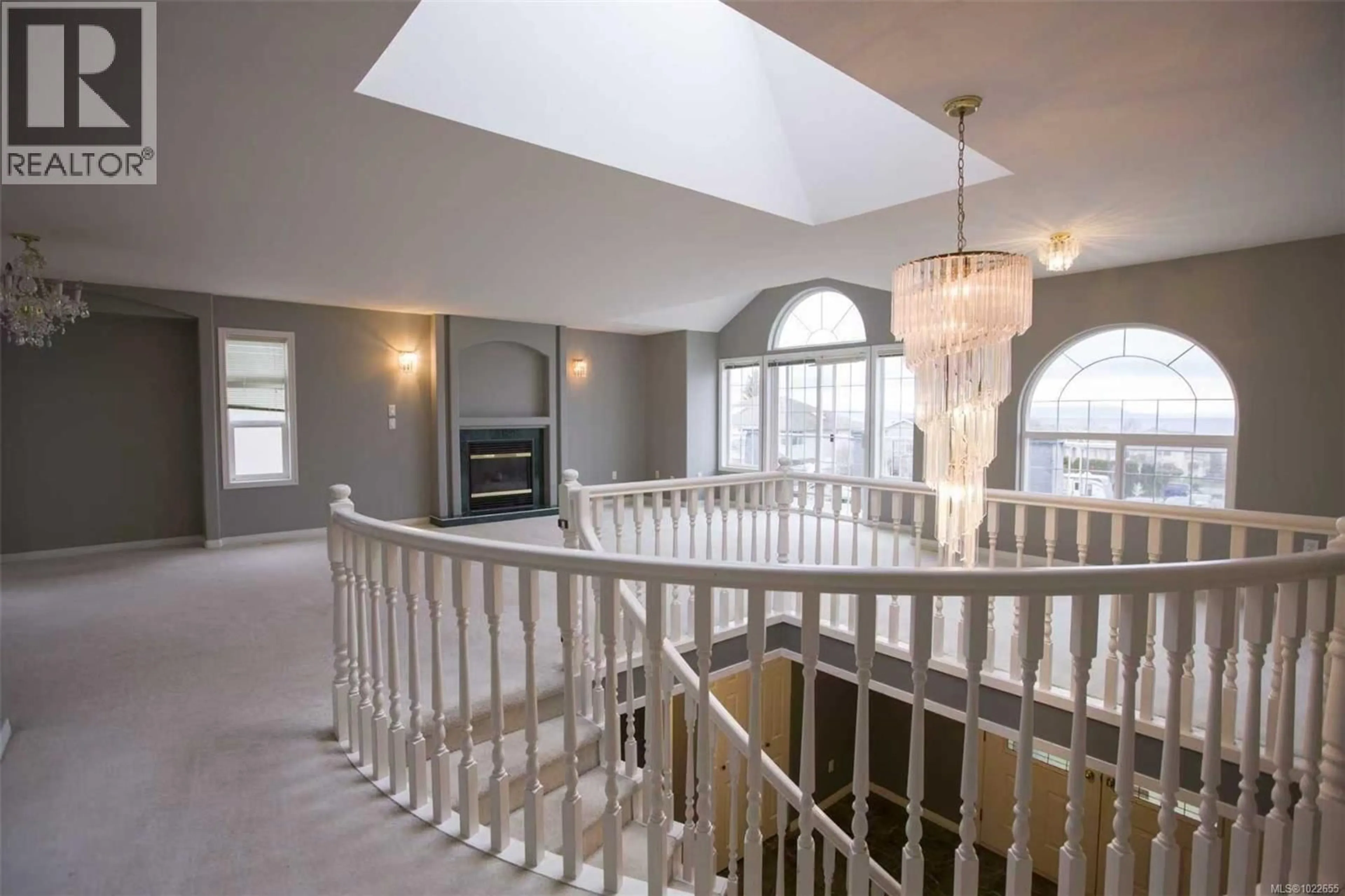 Indoor foyer for 6404 LASALLE ROAD, Nanaimo British Columbia V9V1N6