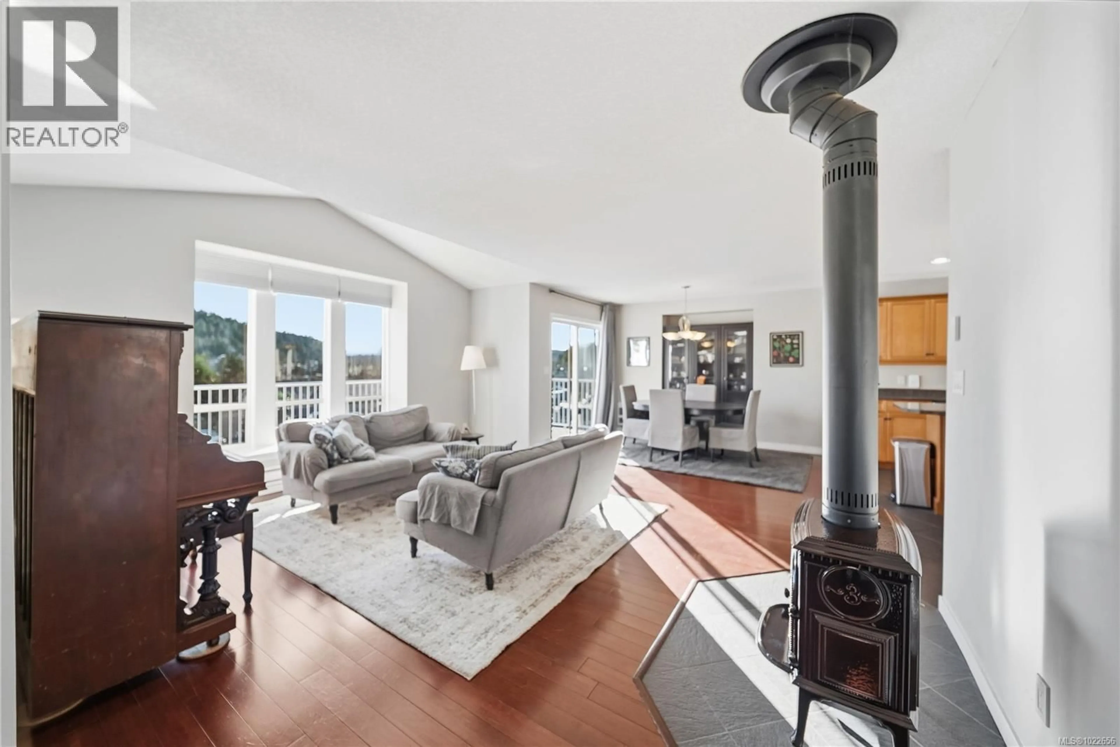 Living room with furniture, unknown for 1787 MONTANA ROAD, Nanaimo British Columbia V9X1C7