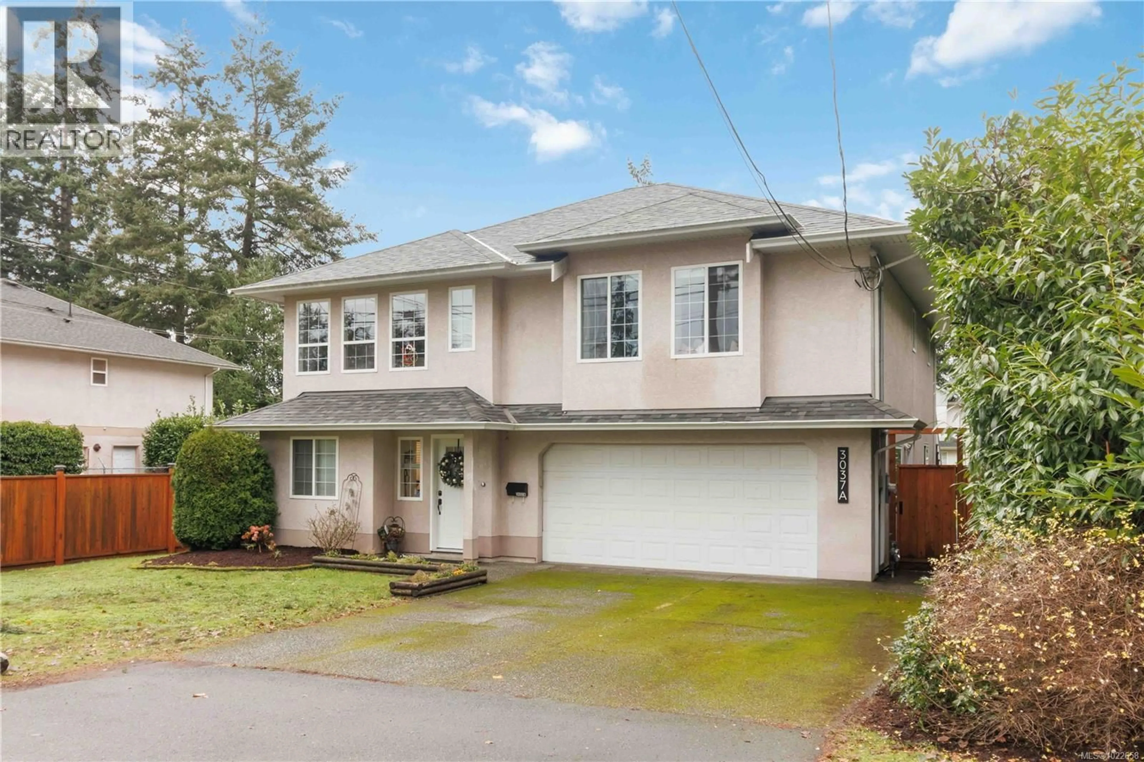 Home with vinyl exterior material, street for A - 3037 PICKFORD ROAD, Colwood British Columbia V9B2L3
