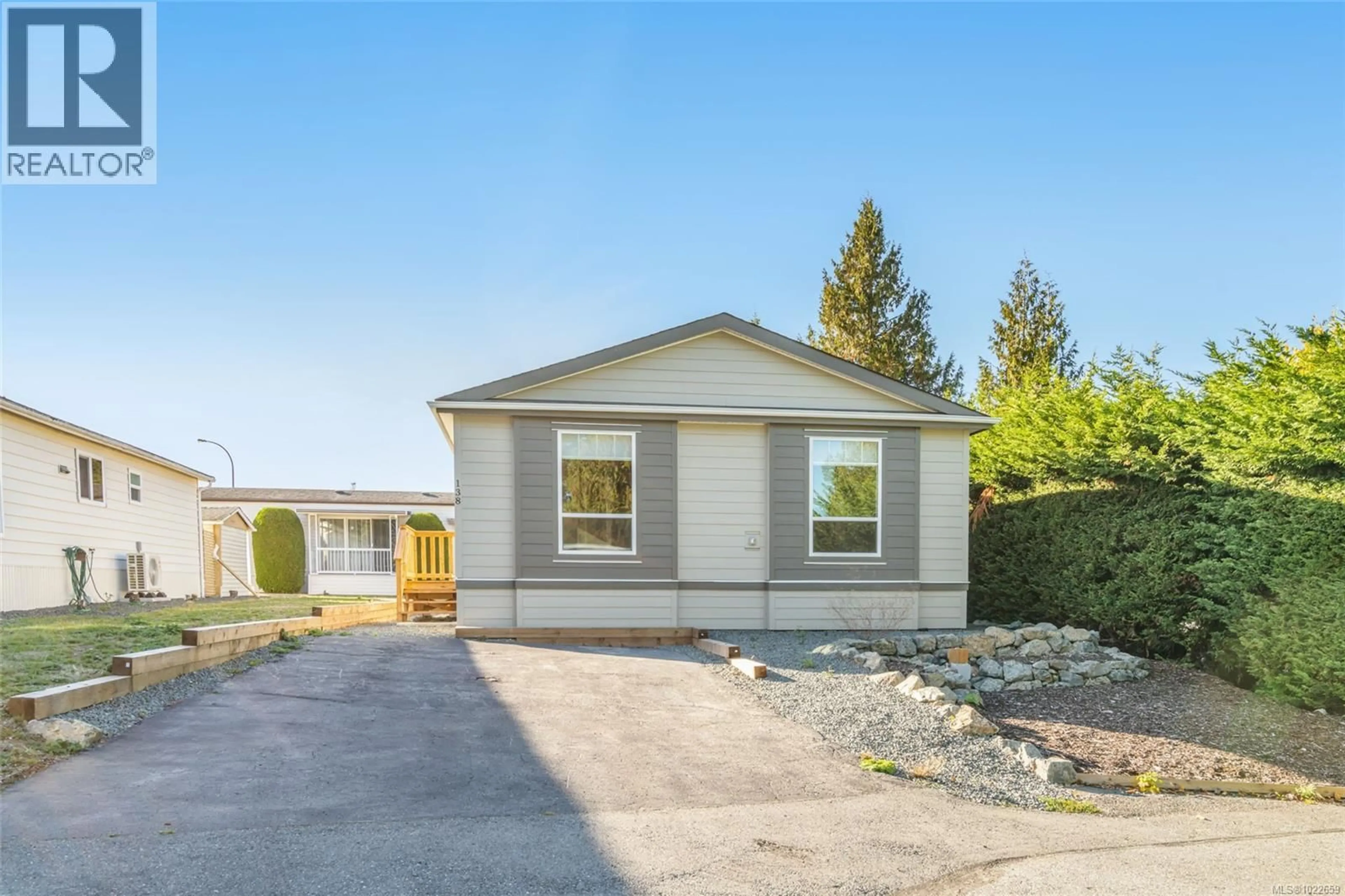 Home with vinyl exterior material, street for 138 - 6325 METRAL DRIVE, Nanaimo British Columbia V9T6P9