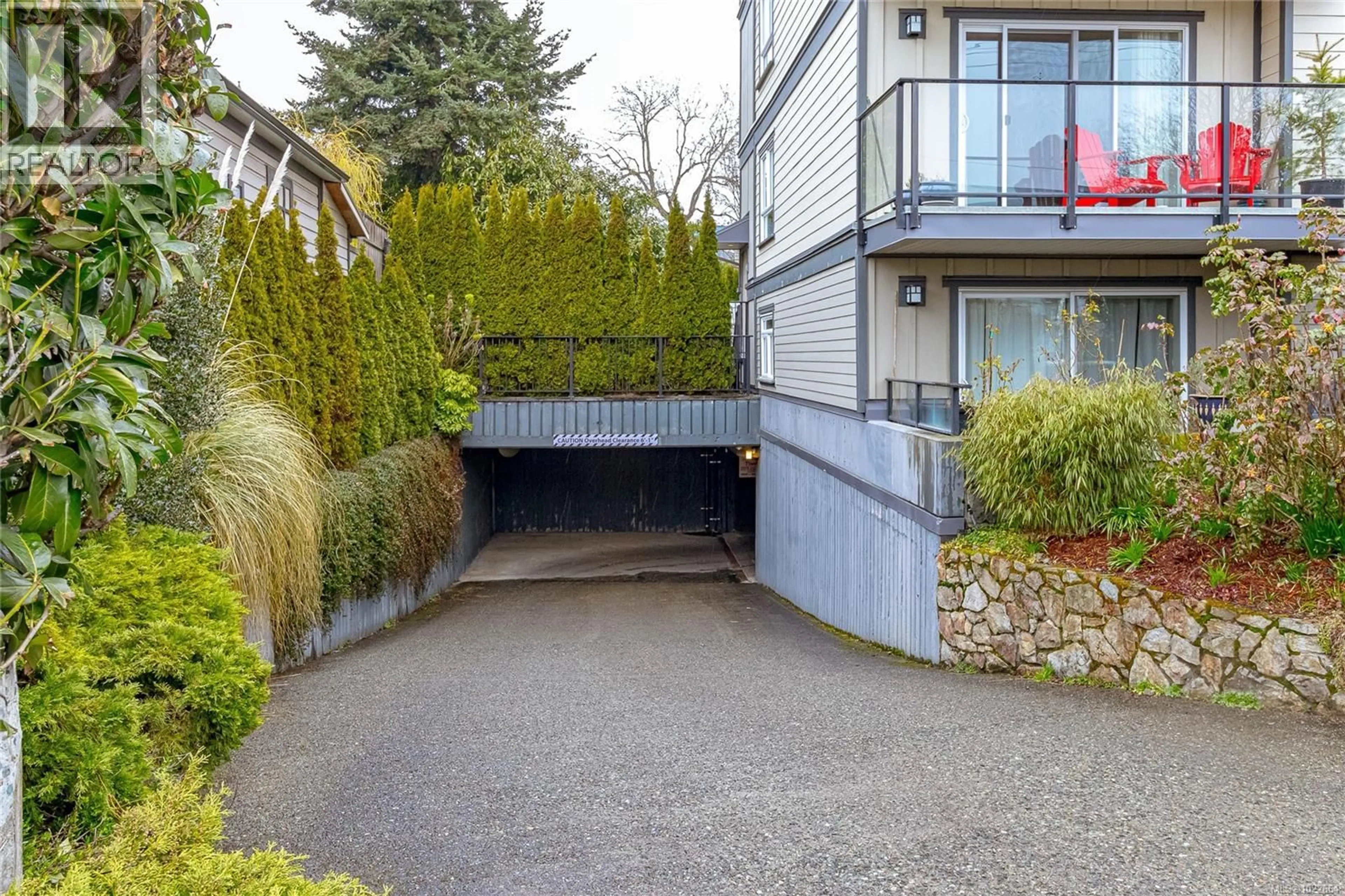 Patio, street for 204 - 1024 FAIRFIELD ROAD, Victoria British Columbia V8V3A5