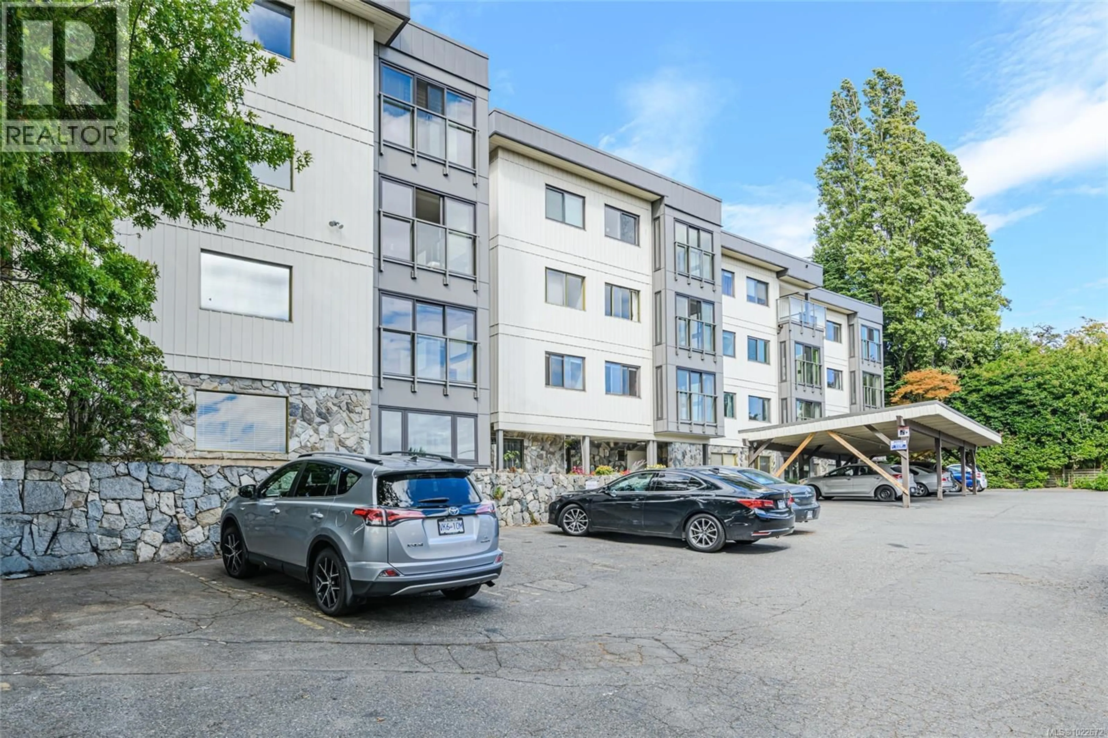 Patio, unknown for 201 - 1875 LANSDOWNE ROAD, Saanich British Columbia V8P1A9