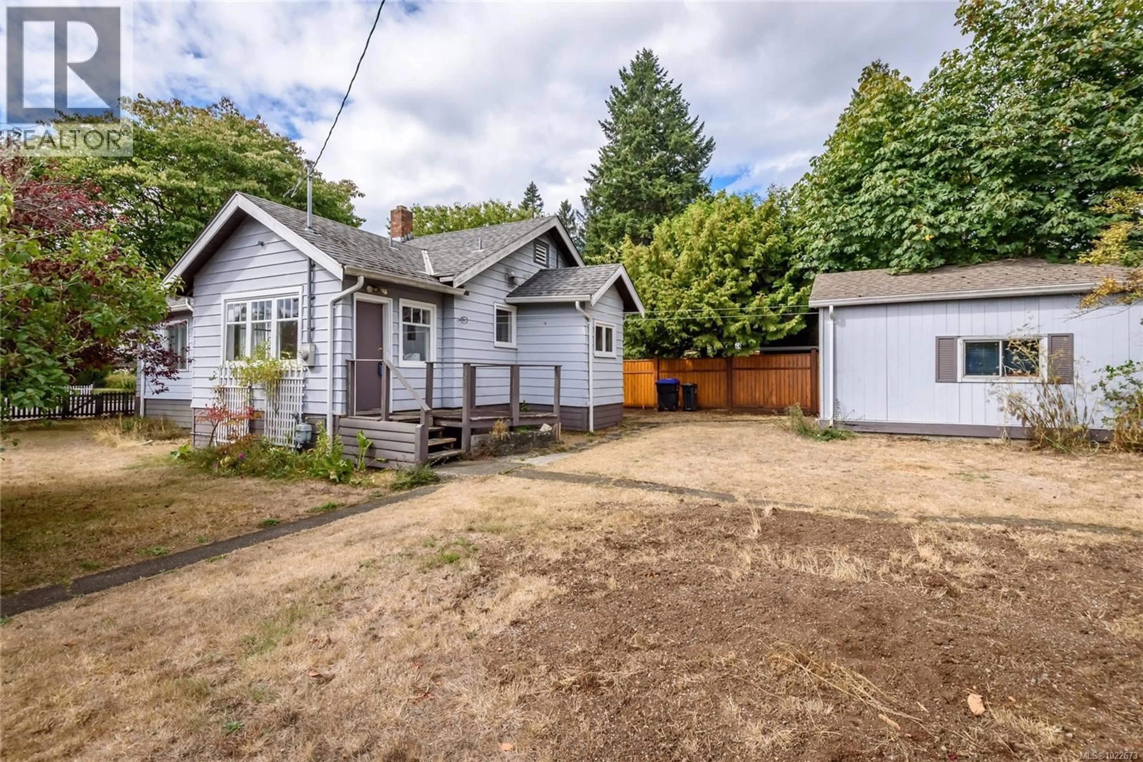 A pic from outside/outdoor area/front of a property/back of a property/a pic from drone, street for 378 HARMSTON AVENUE, Courtenay British Columbia V9N2W9