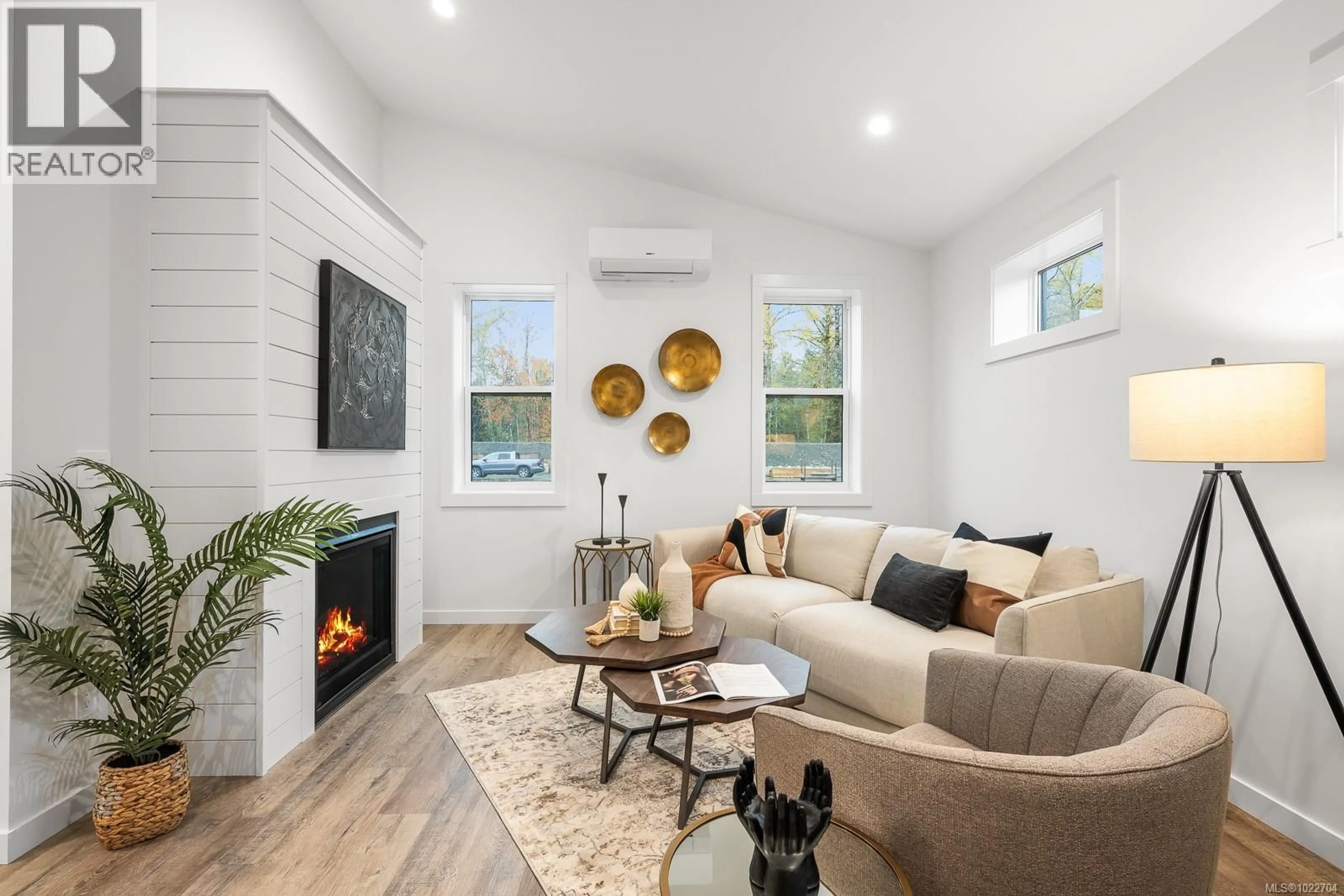 Living room with furniture, unknown for 43 - 3025 ROYSTON ROAD, Cumberland British Columbia V0R1S0