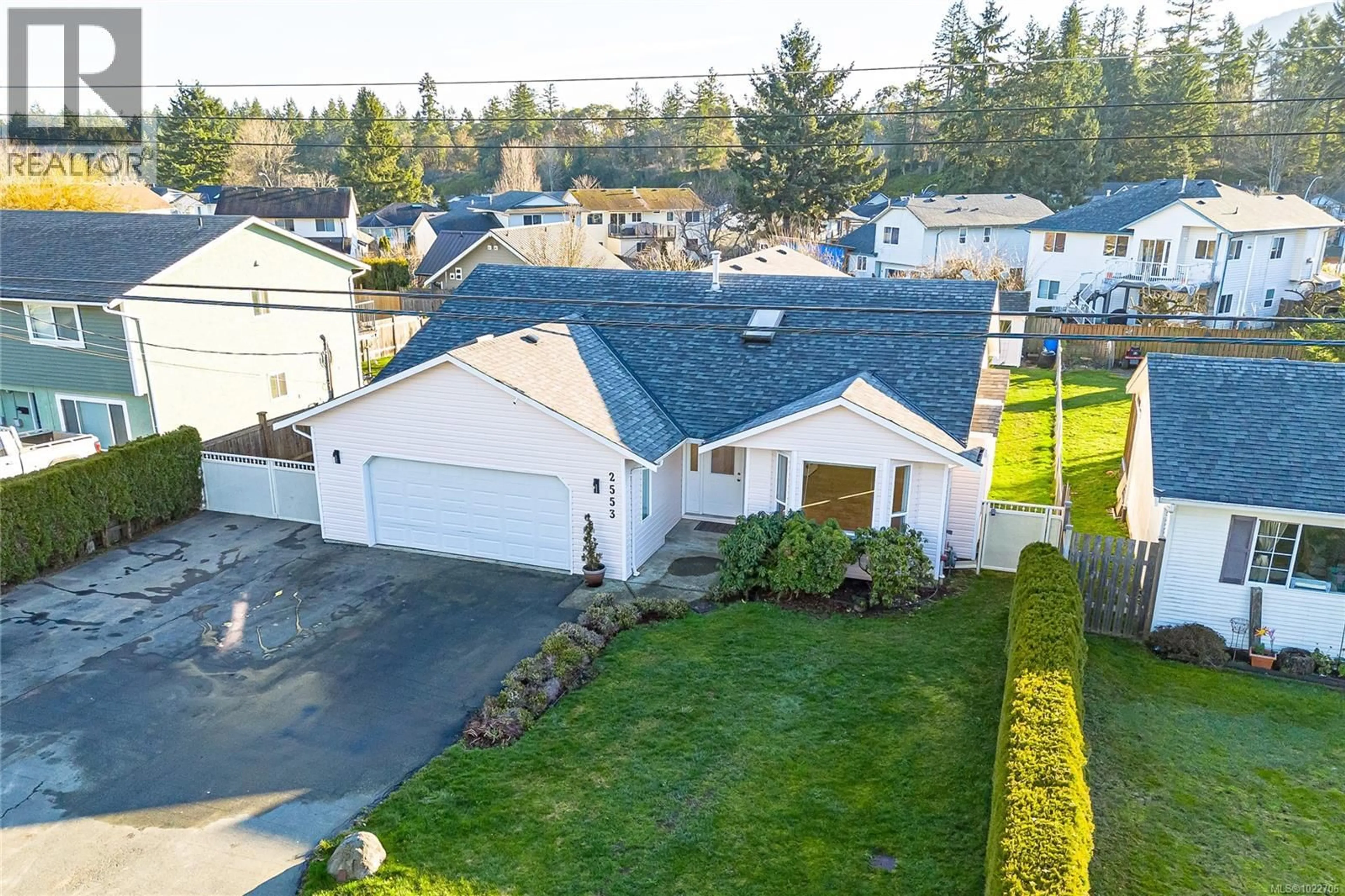 A pic from outside/outdoor area/front of a property/back of a property/a pic from drone, street for 2553 ROSSTOWN ROAD, Nanaimo British Columbia V9T3R9