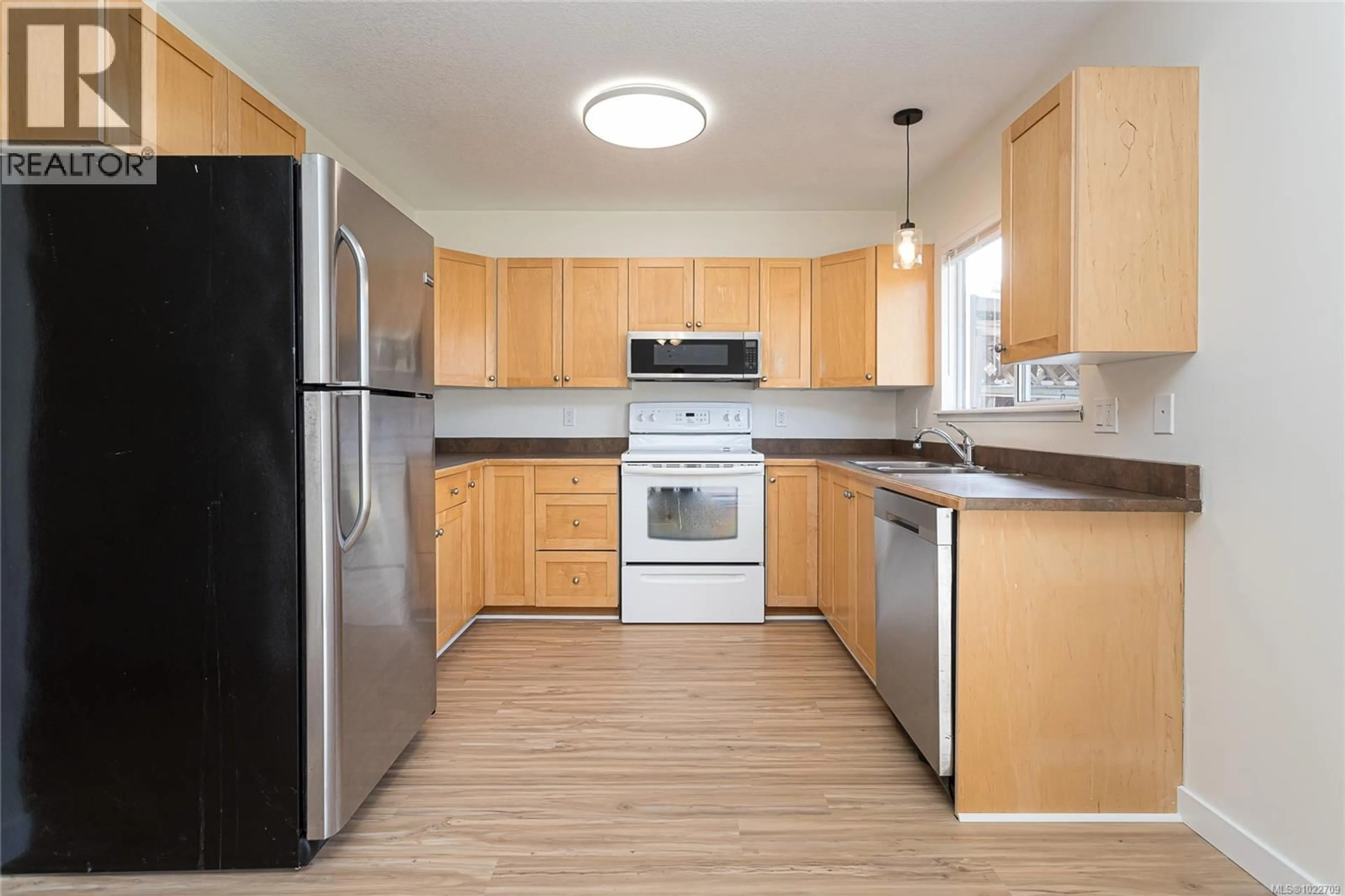 Standard kitchen, wood/laminate floor for 6178 SOMENOS ROAD, Duncan British Columbia V9L4E5