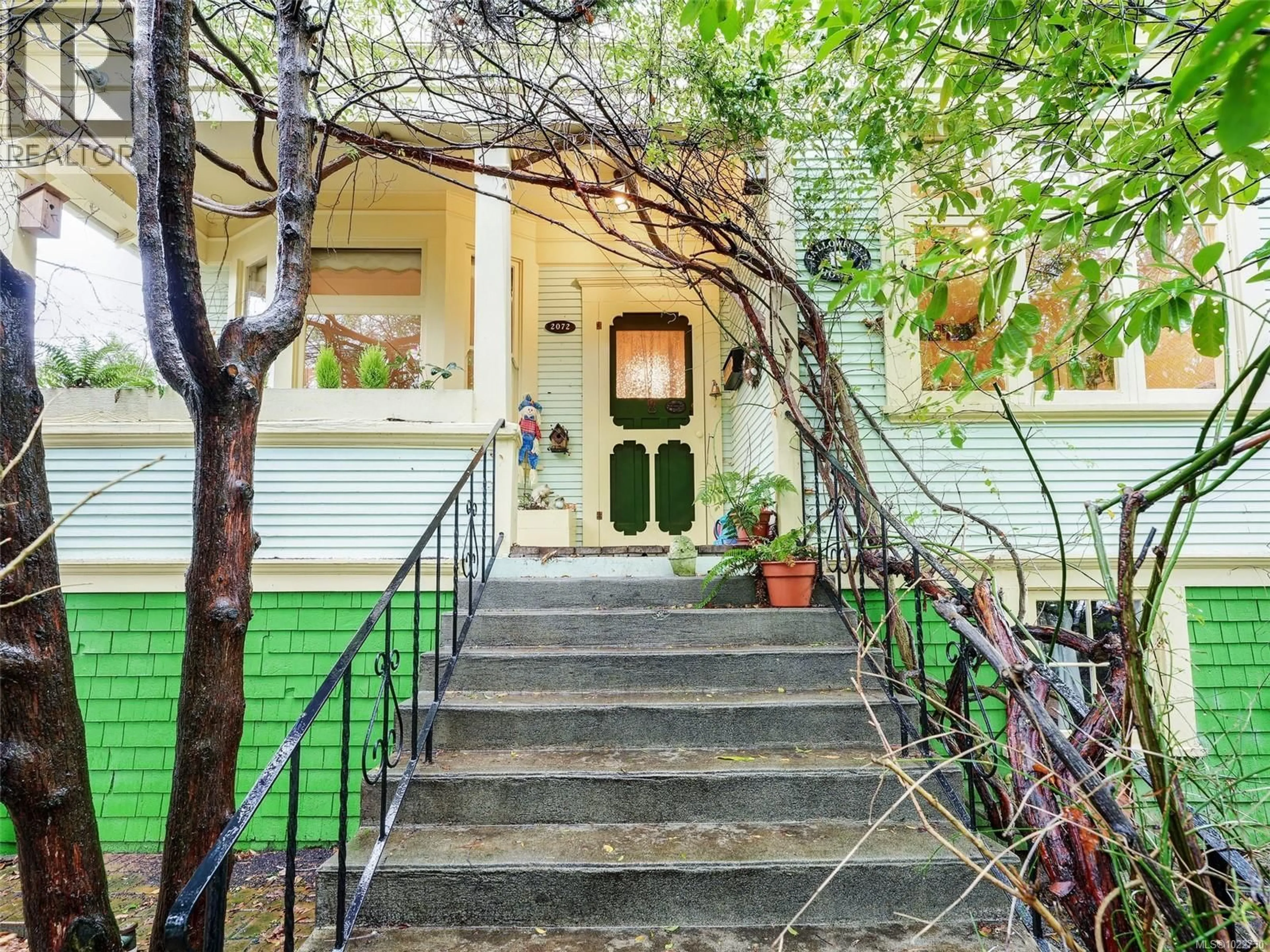 Unknown for 2072 CHAUCER STREET, Oak Bay British Columbia V8R1H7