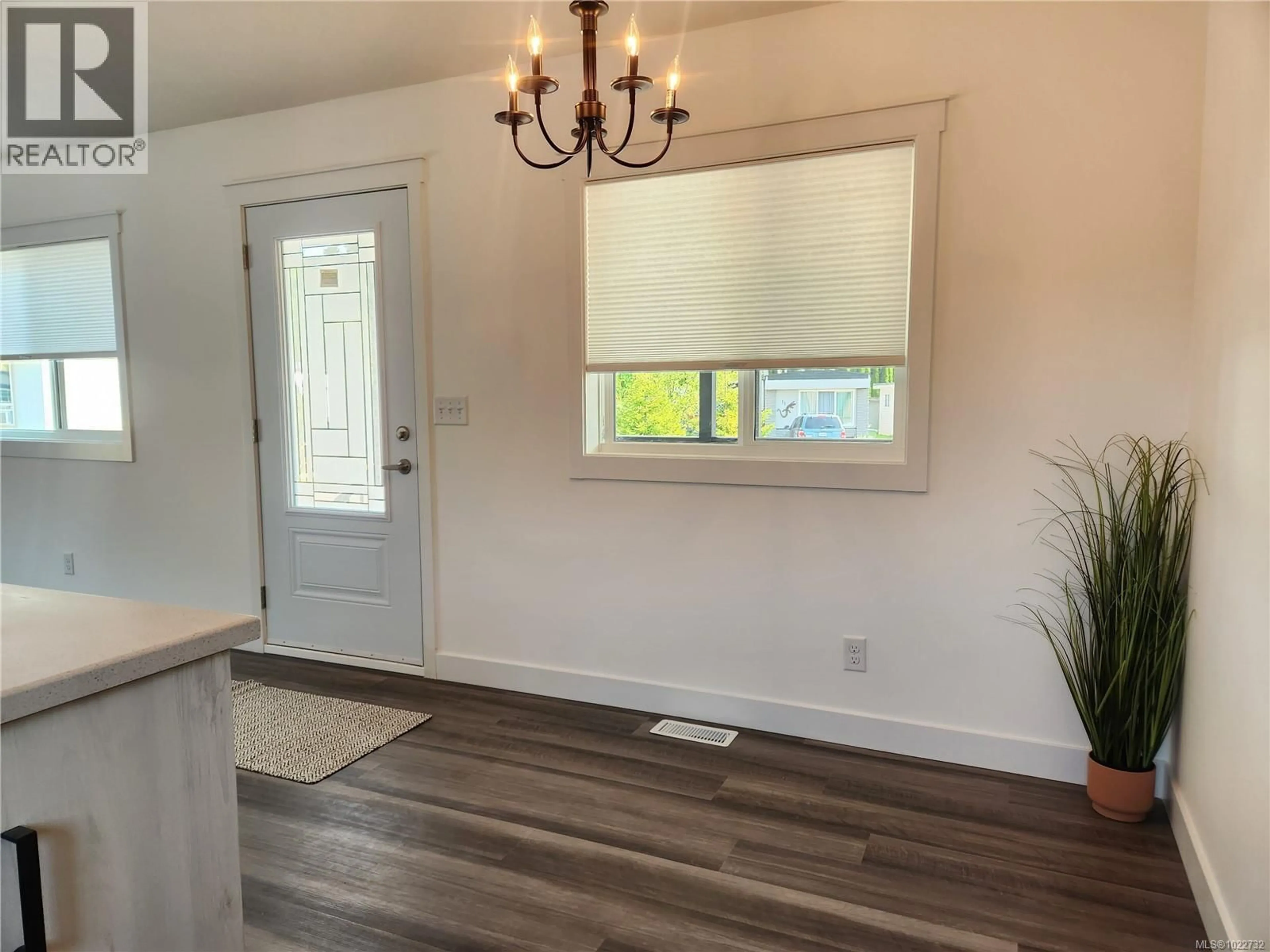 Indoor entryway for 30 - 5555 GRANDVIEW ROAD, Port Alberni British Columbia V9Y8H5