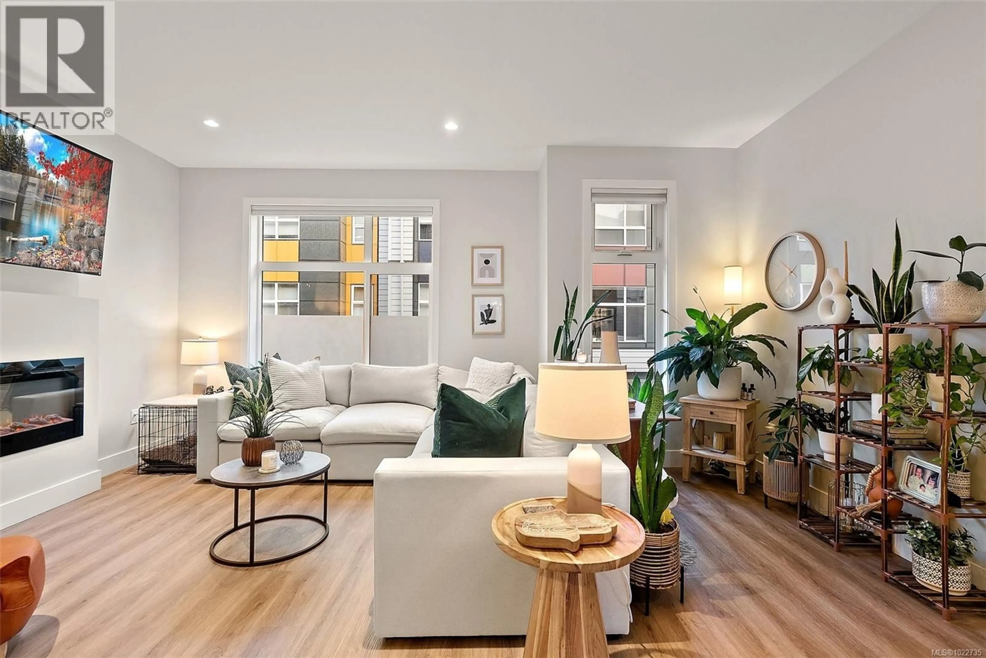 Living room with furniture, unknown for 108 - 2130 TRIANGLE TRAIL, Langford British Columbia V9C0R2