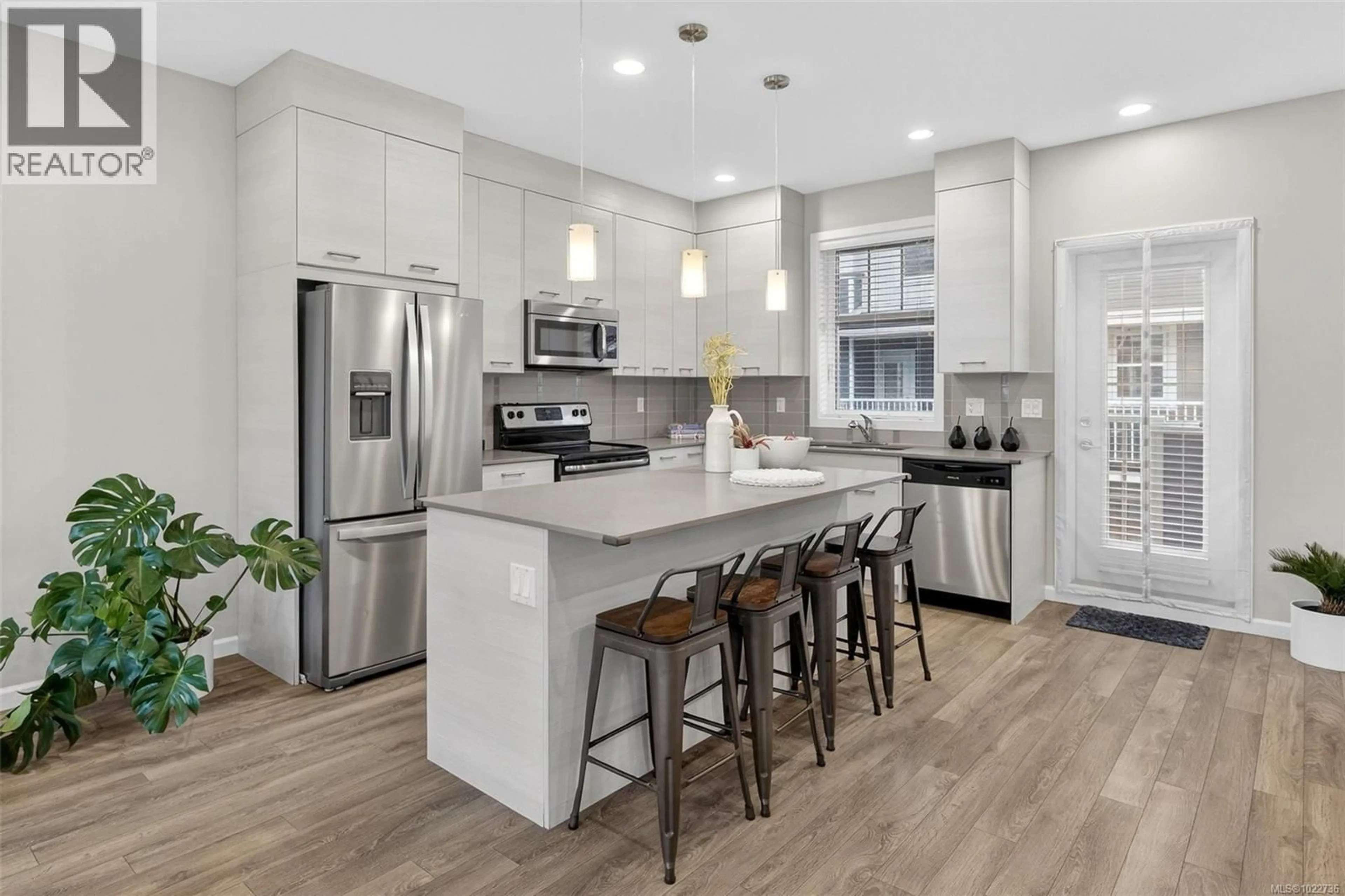 Open concept kitchen, unknown for 13 - 3356 WHITTIER AVENUE, Saanich British Columbia V8Z3P9