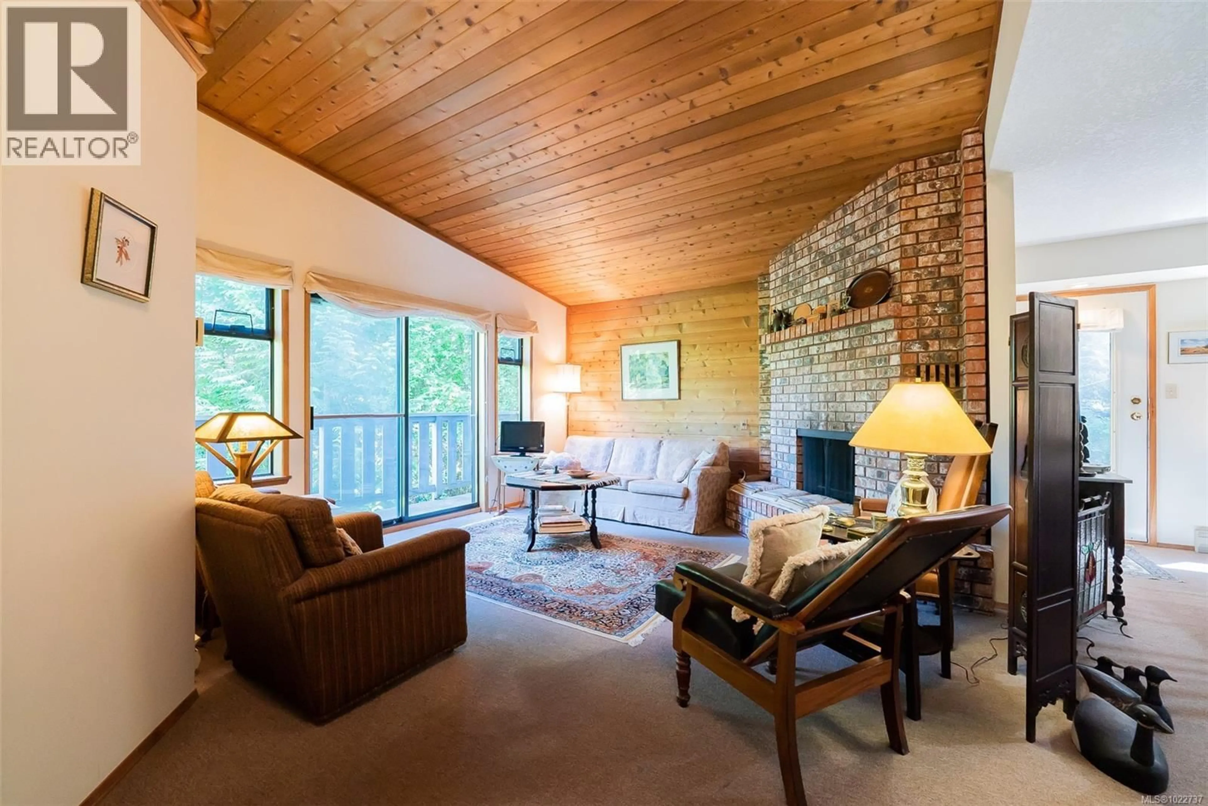 Living room with furniture, unknown for 2146 PAULS ROAD, Nanaimo British Columbia V9X1N8