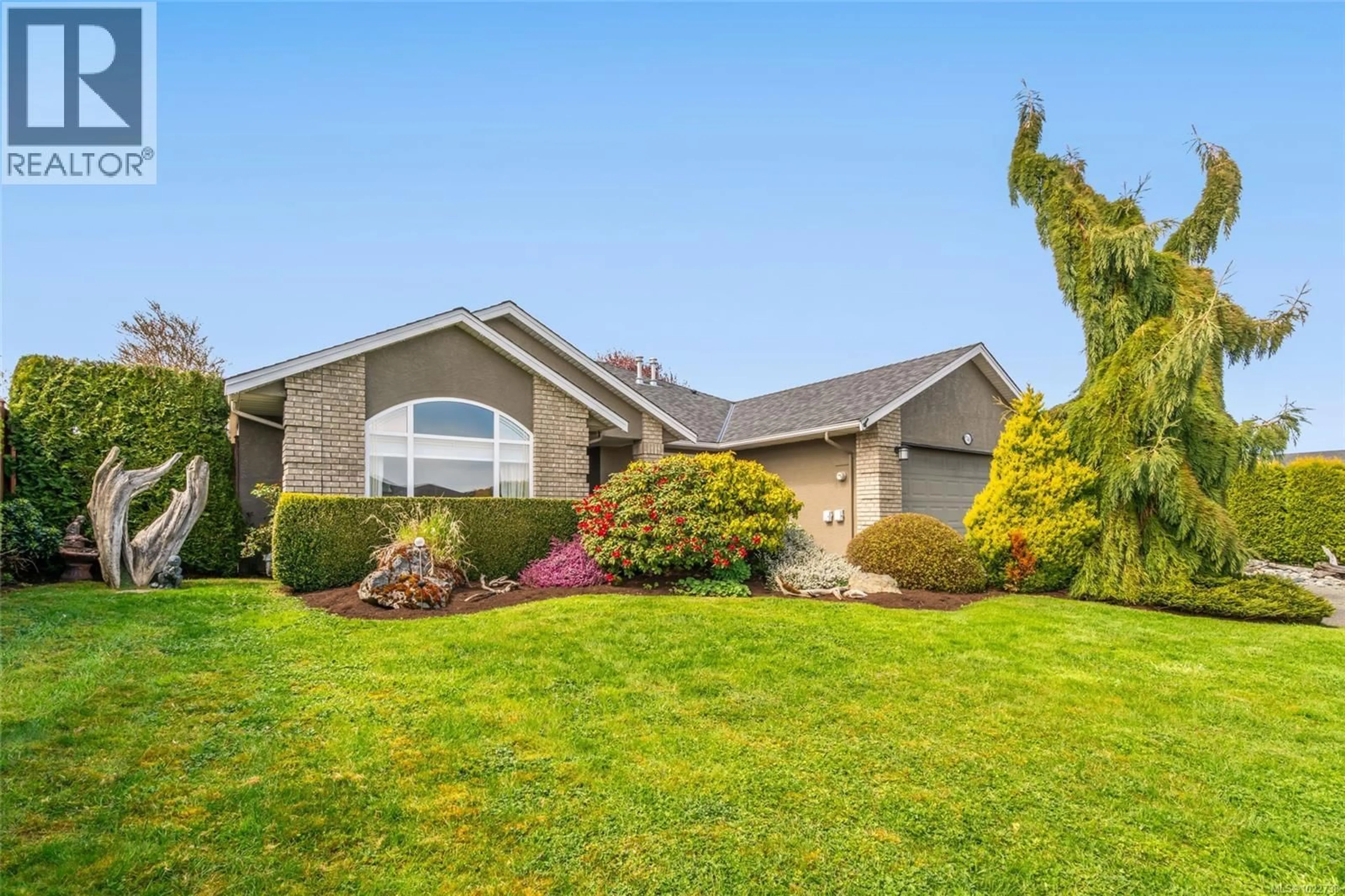 Home with vinyl exterior material, unknown for 748 KENSINGTON PLACE, Qualicum Beach British Columbia V9K2K3