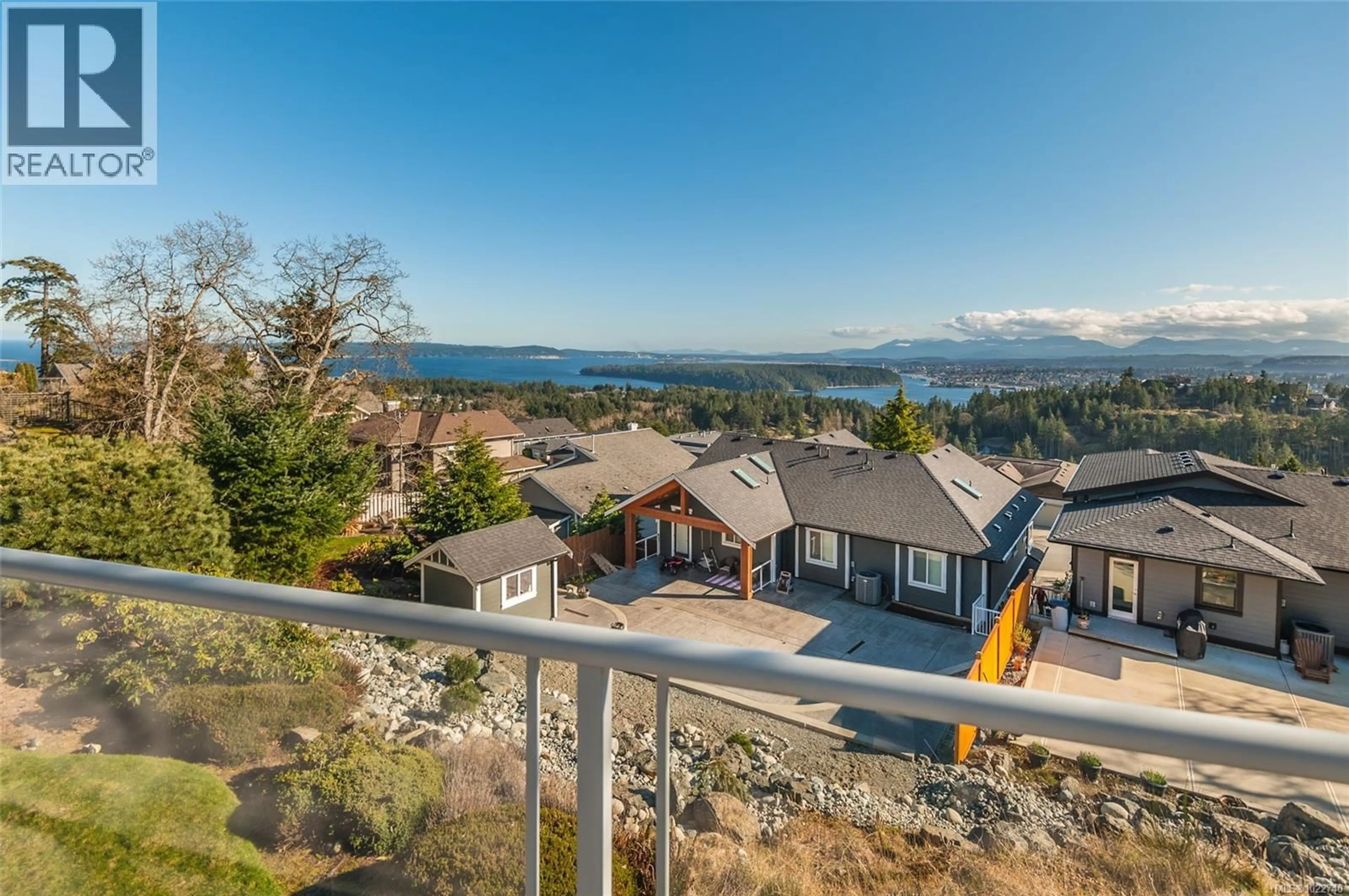 A pic from outside/outdoor area/front of a property/back of a property/a pic from drone, mountain view for 3748 GLEN OAKS DRIVE, Nanaimo British Columbia V9T6H2