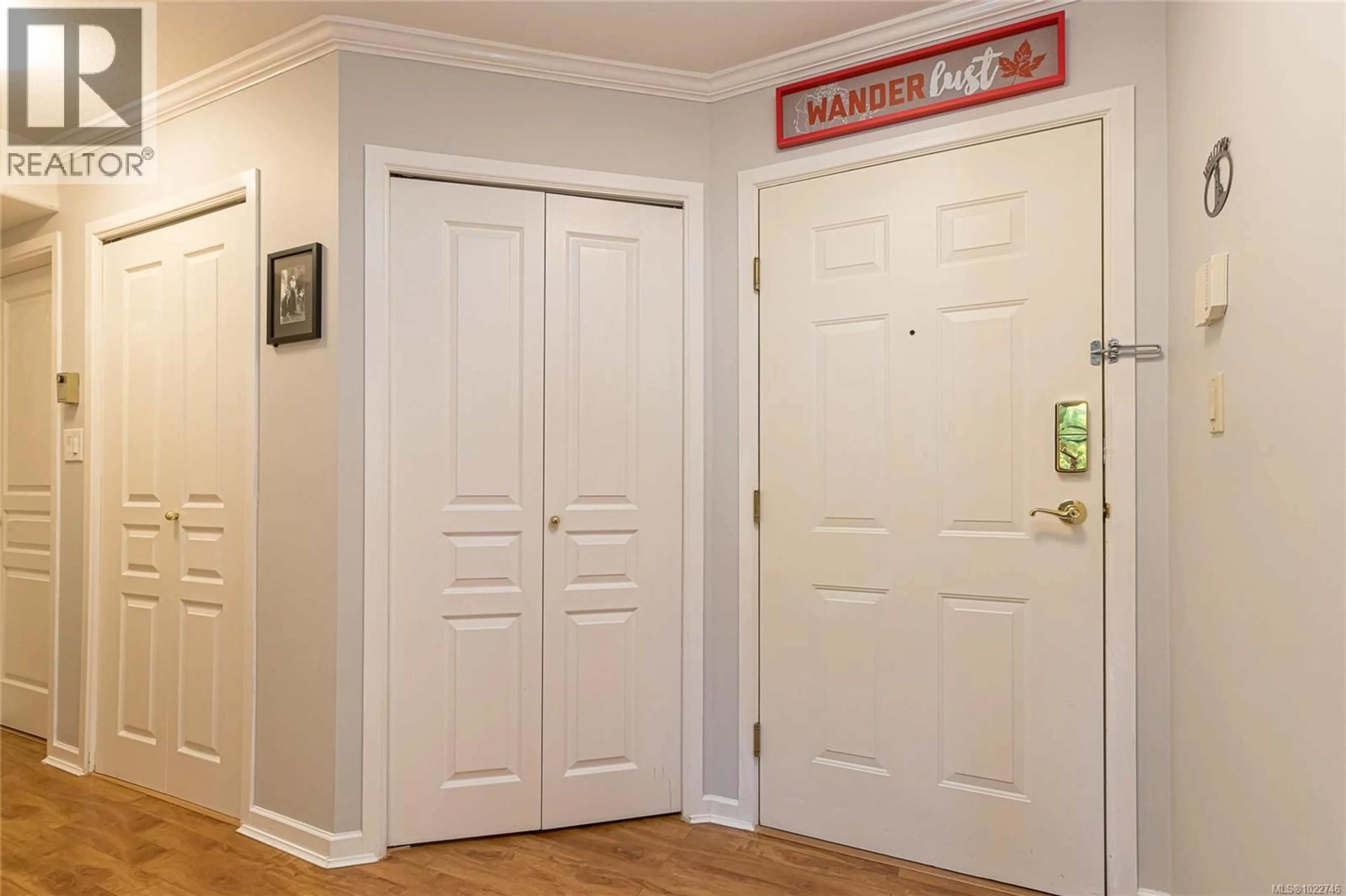 Indoor entryway for 107 - 27 SONGHEES ROAD, Victoria British Columbia V9A7M6