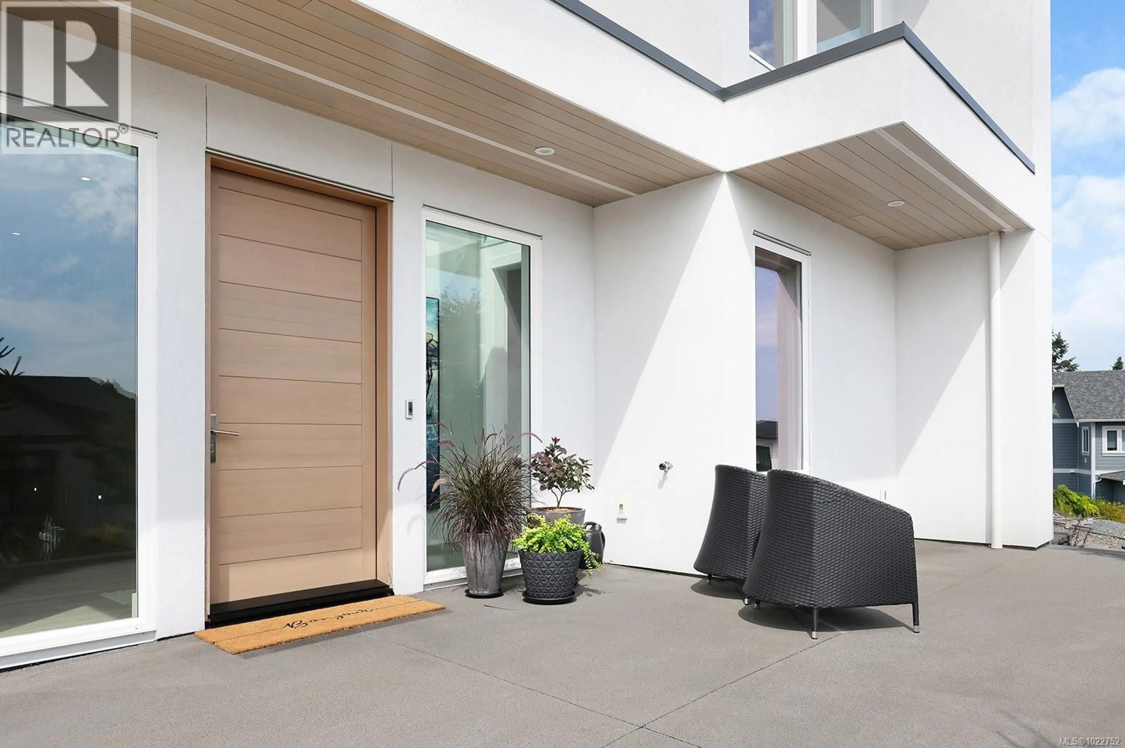 Indoor entryway for 156 GOLDEN OAKS CRESCENT, Nanaimo British Columbia V9T0K8