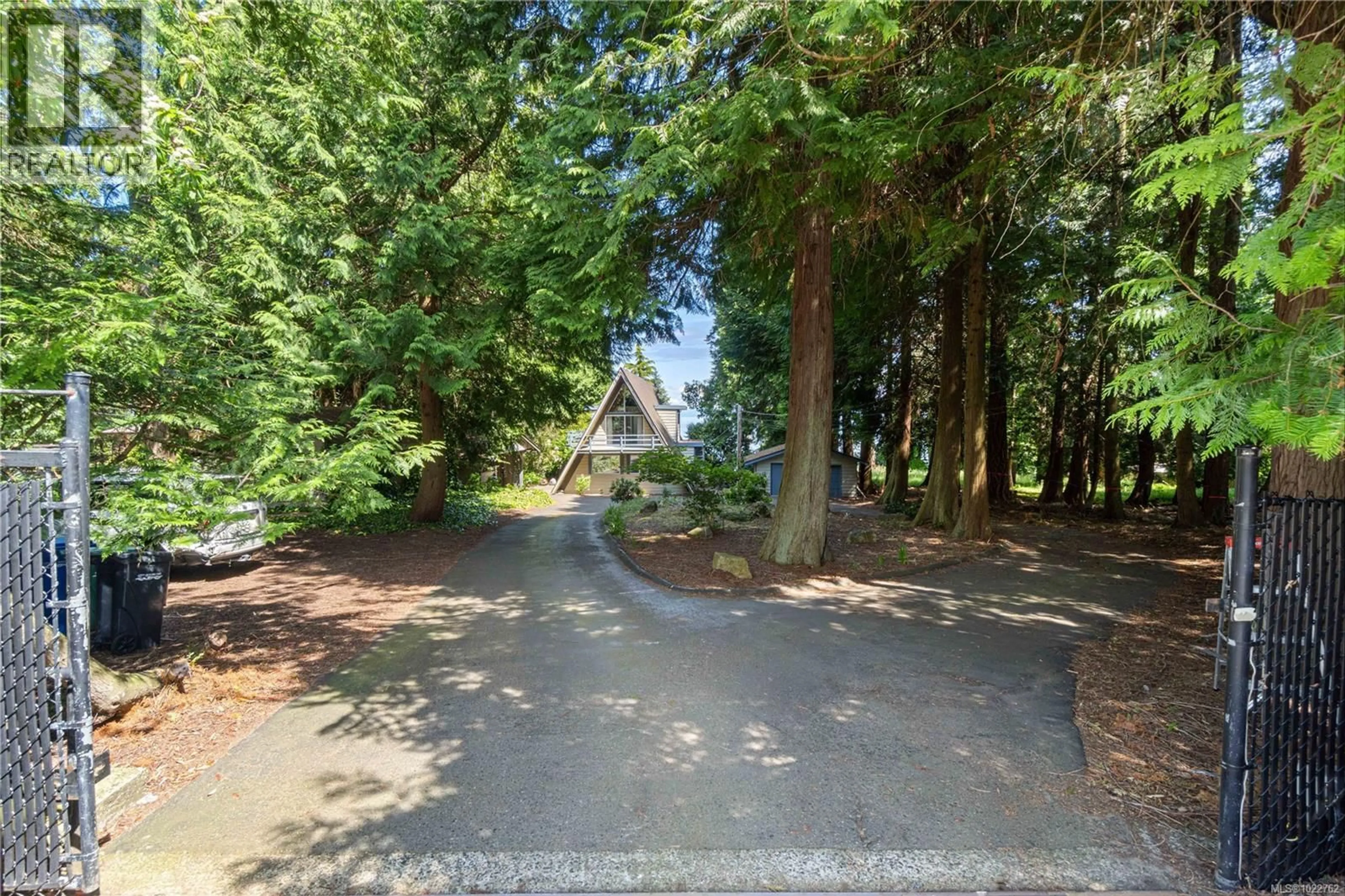 A pic from outside/outdoor area/front of a property/back of a property/a pic from drone, unknown for 5948 WALDBANK ROAD, Nanaimo British Columbia V9V1C8