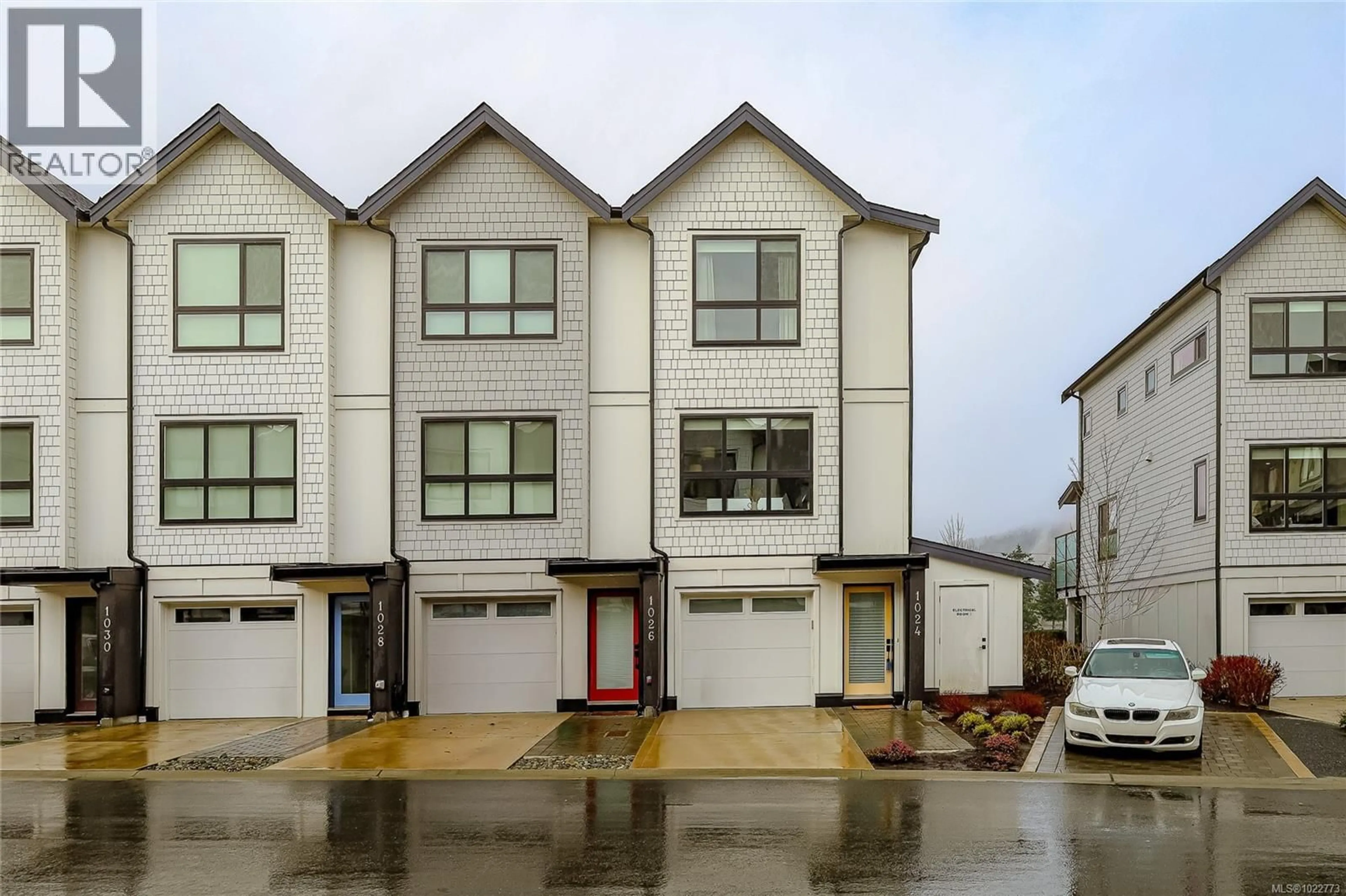 A pic from outside/outdoor area/front of a property/back of a property/a pic from drone, street for 1024 BOXCAR CLOSE, Langford British Columbia V9B0Y4