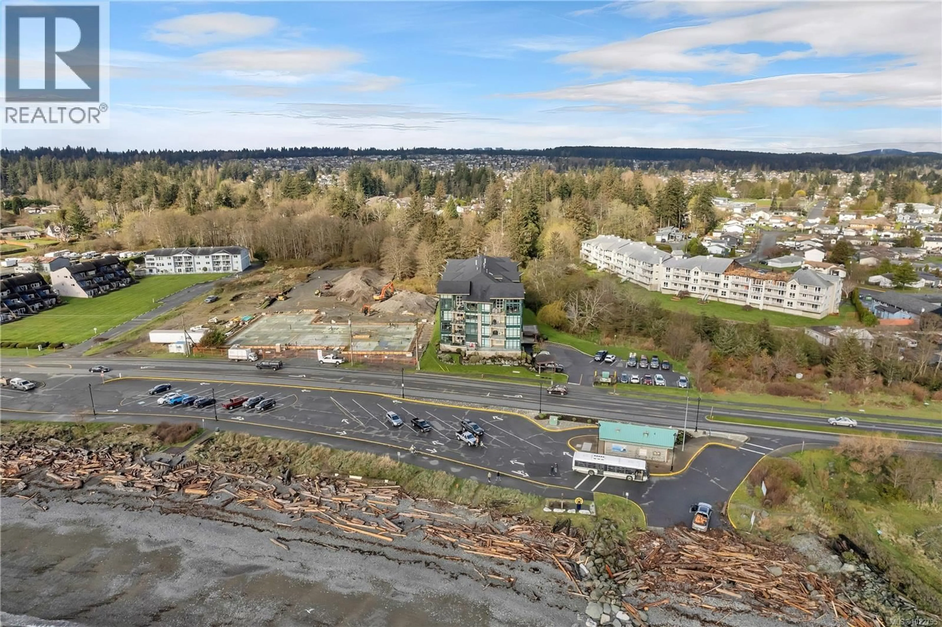 A pic from outside/outdoor area/front of a property/back of a property/a pic from drone, unknown for 401 - 2676 ISLAND HIGHWAY SOUTH, Campbell River British Columbia V9W1C7