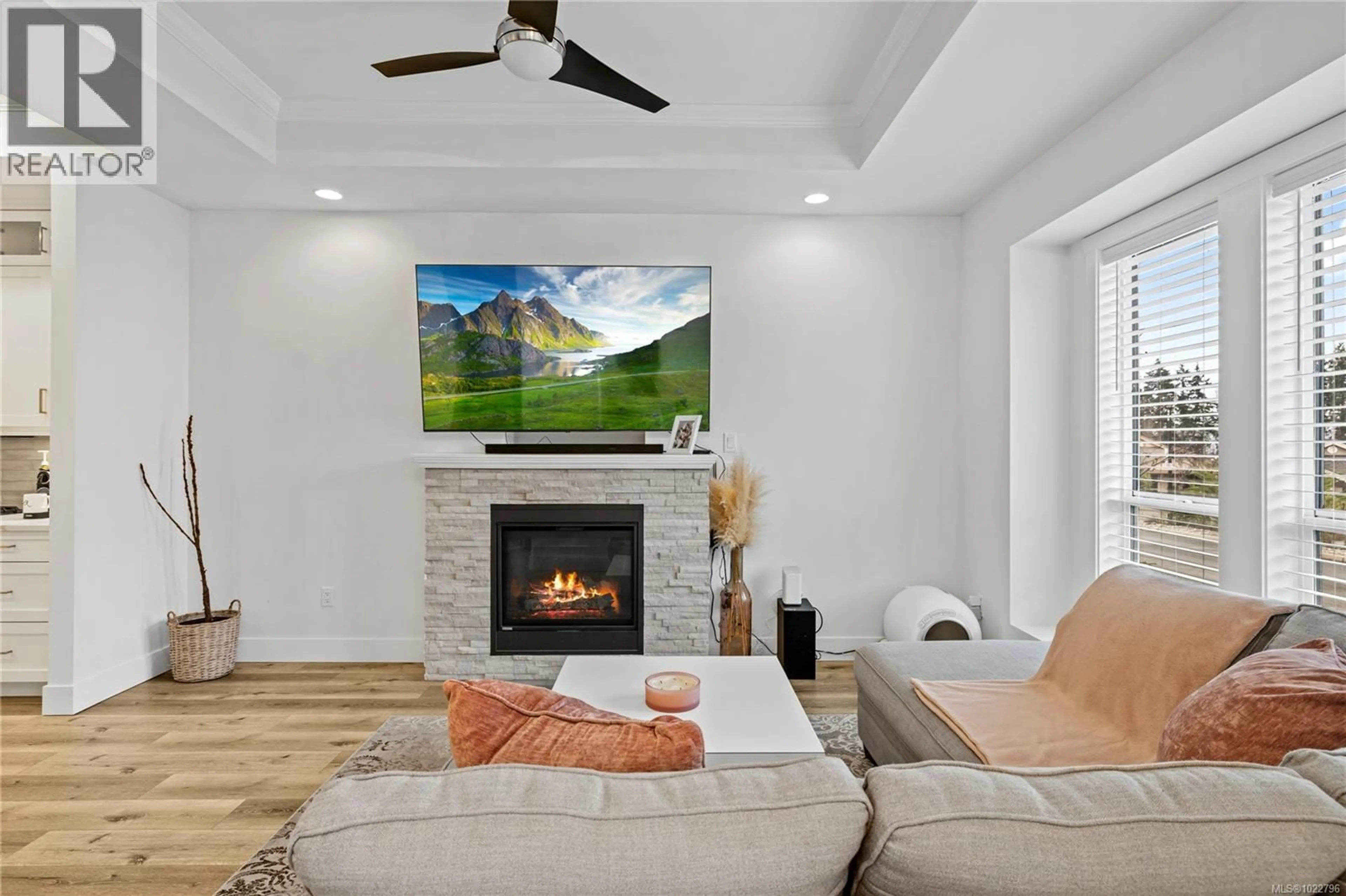 Living room with furniture, unknown for 759 BRIARWOOD DRIVE, Parksville British Columbia V9P0G5