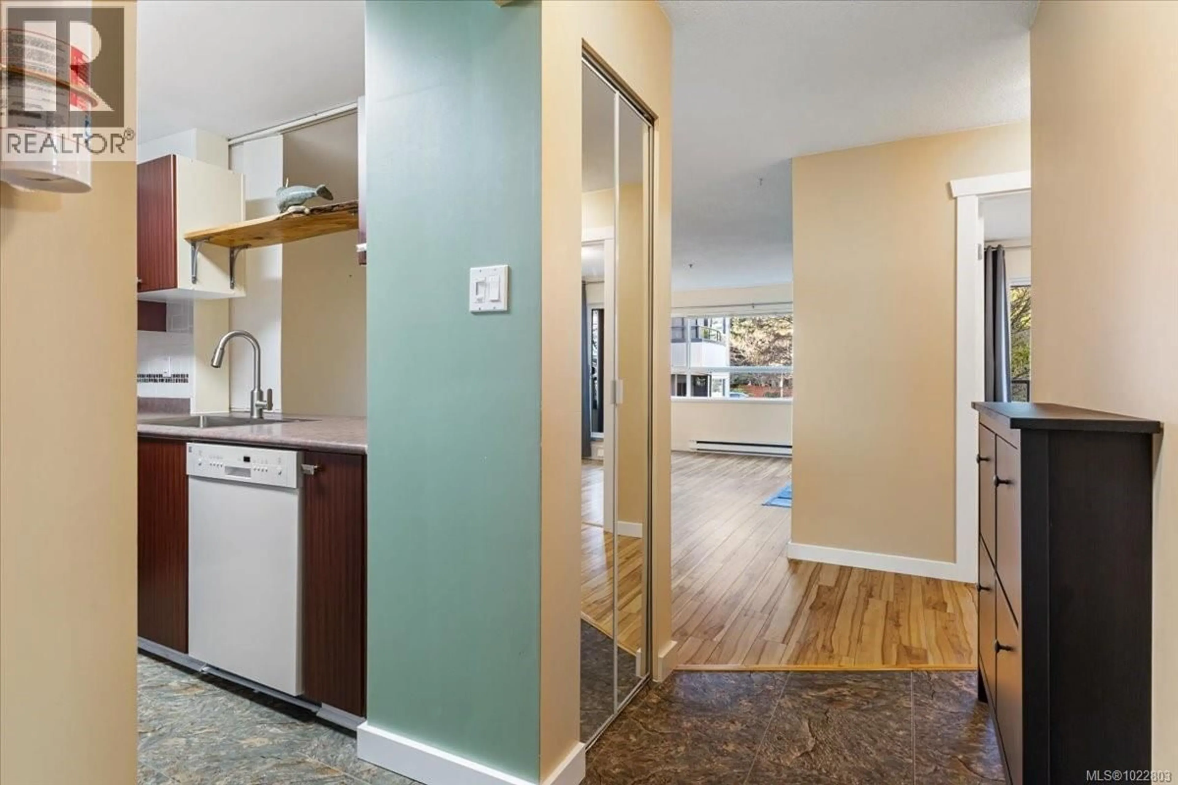 Unknown for 211 - 770 POPLAR STREET, Nanaimo British Columbia V9S2H6