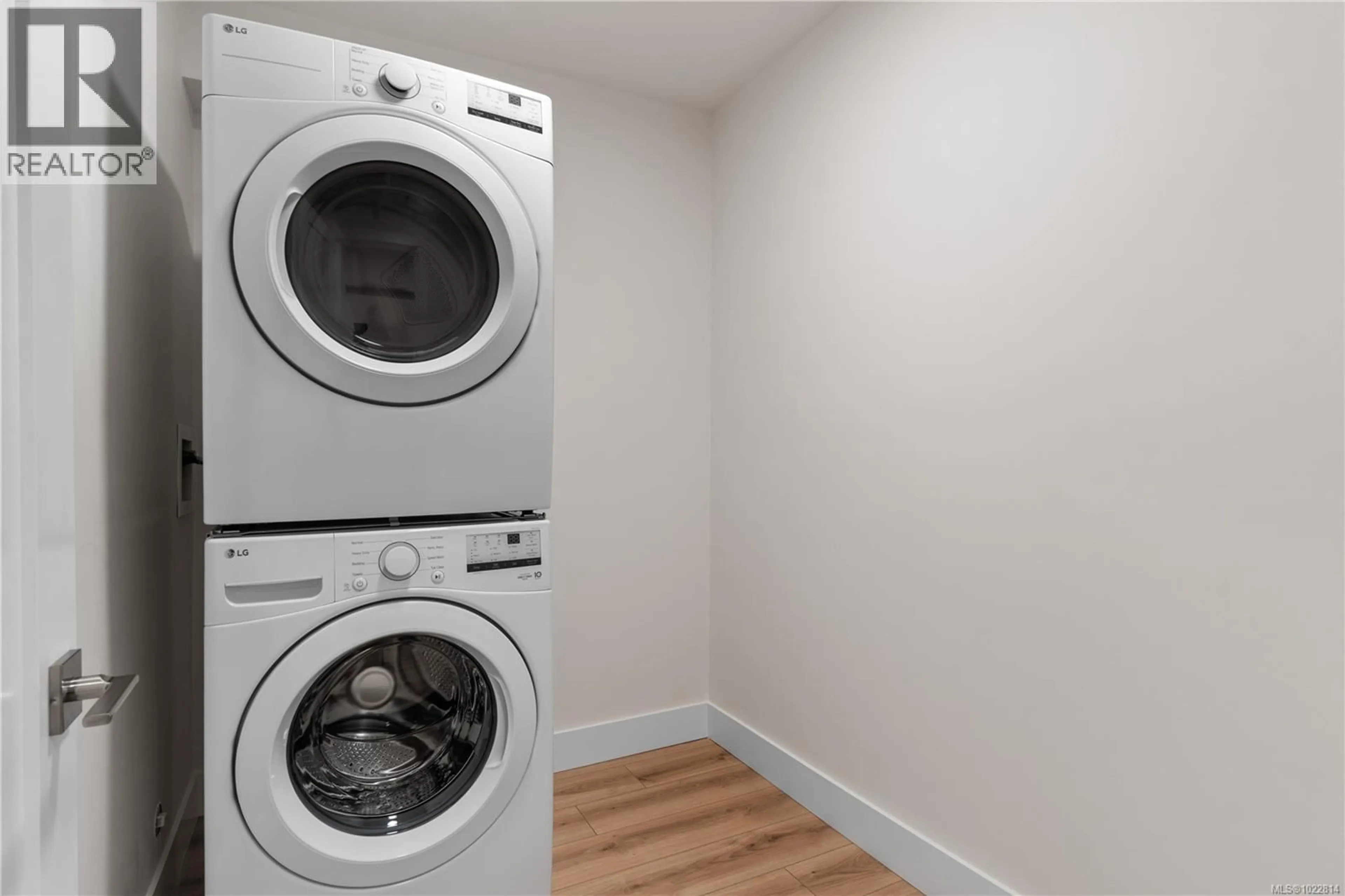 Laundry room for 102 - 45 HALIBURTON STREET, Nanaimo British Columbia V9R4V6