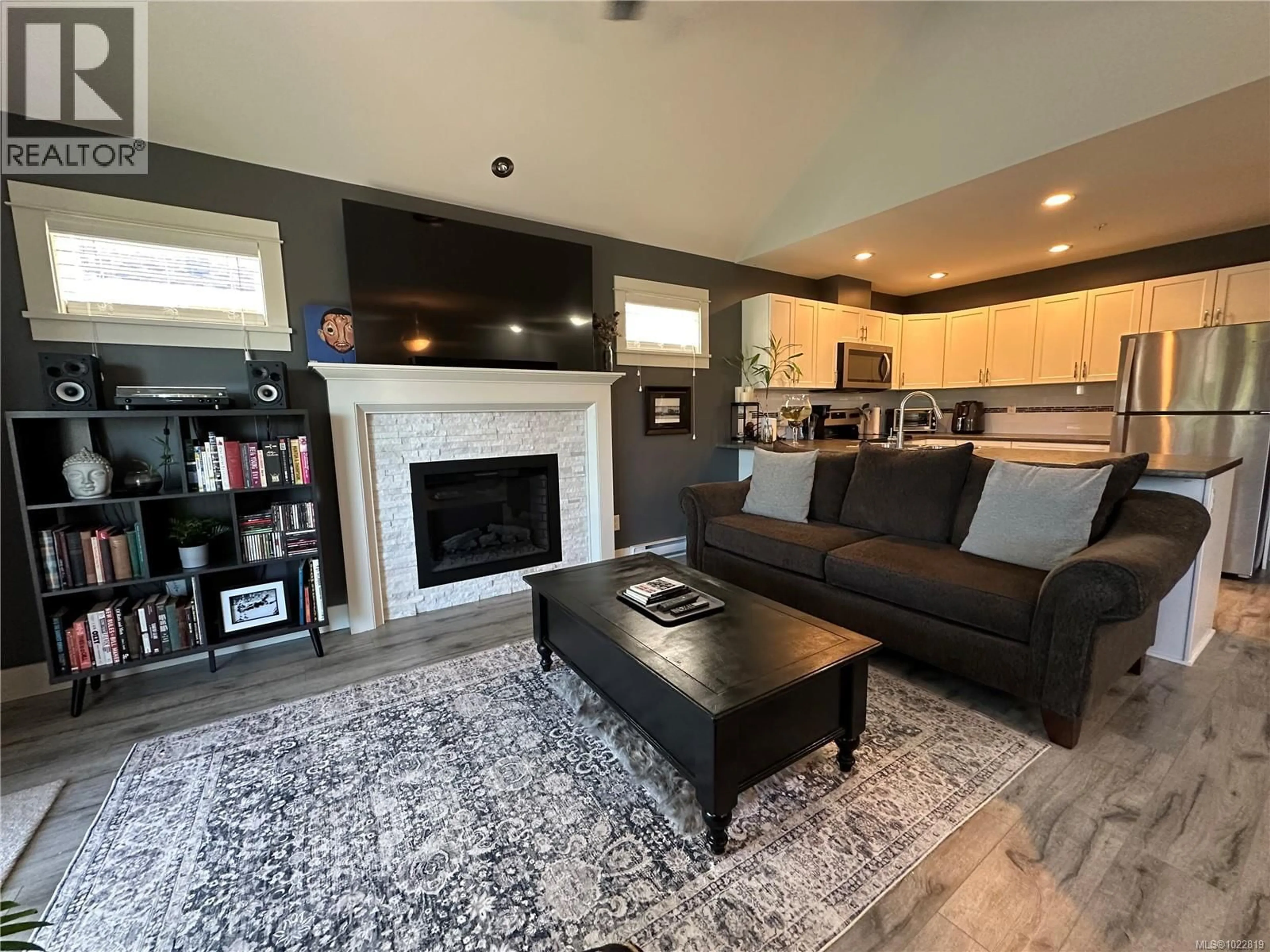 Living room with furniture, unknown for 3 - 6183 NITINAT WAY, Nanaimo British Columbia V9V0A9