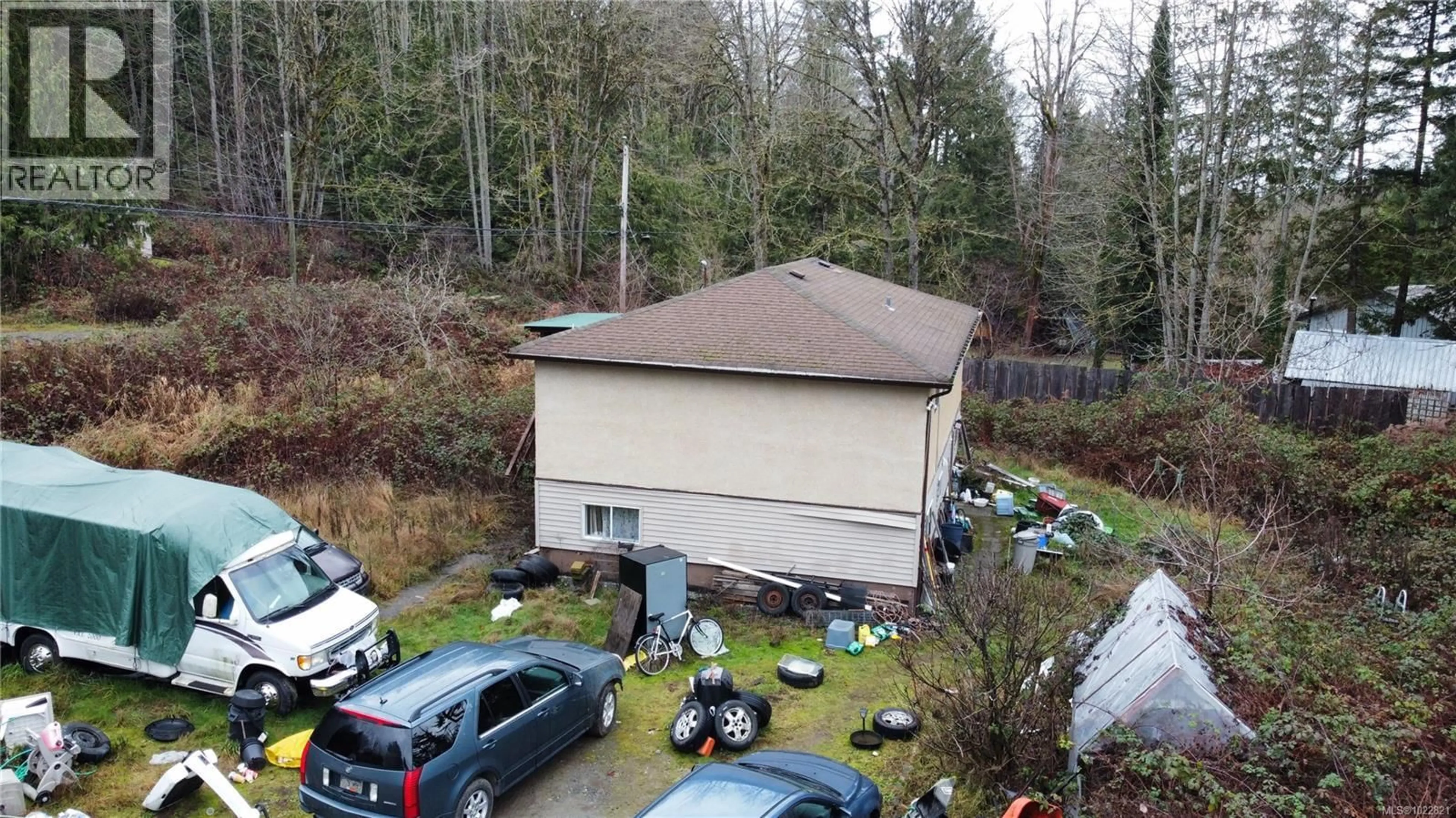 A pic from outside/outdoor area/front of a property/back of a property/a pic from drone, building for 2062 WARING ROAD, Nanaimo British Columbia V9X1W1