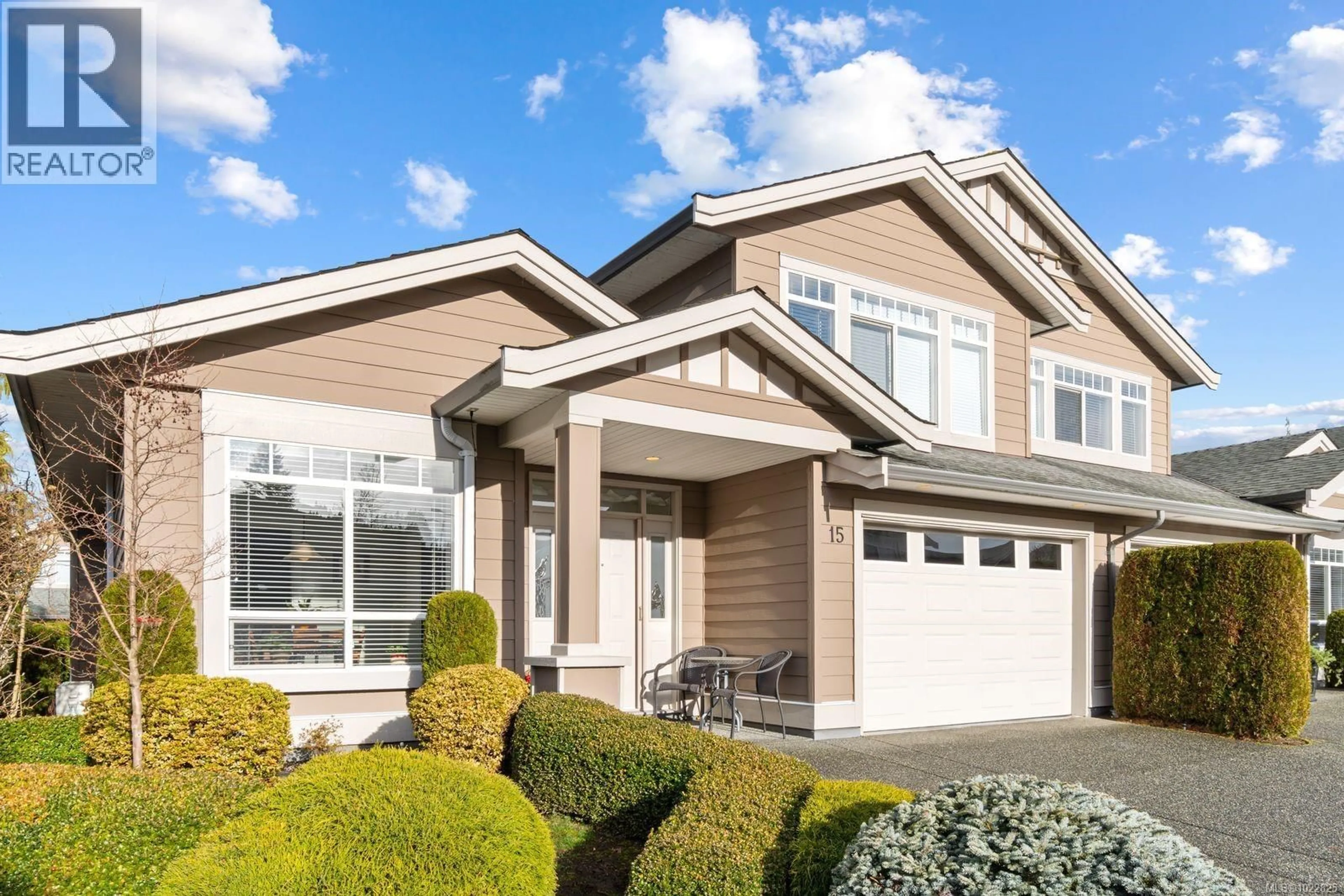 Home with vinyl exterior material, street for 15 - 500 RUSSELL ROAD, Ladysmith British Columbia V9G1W3