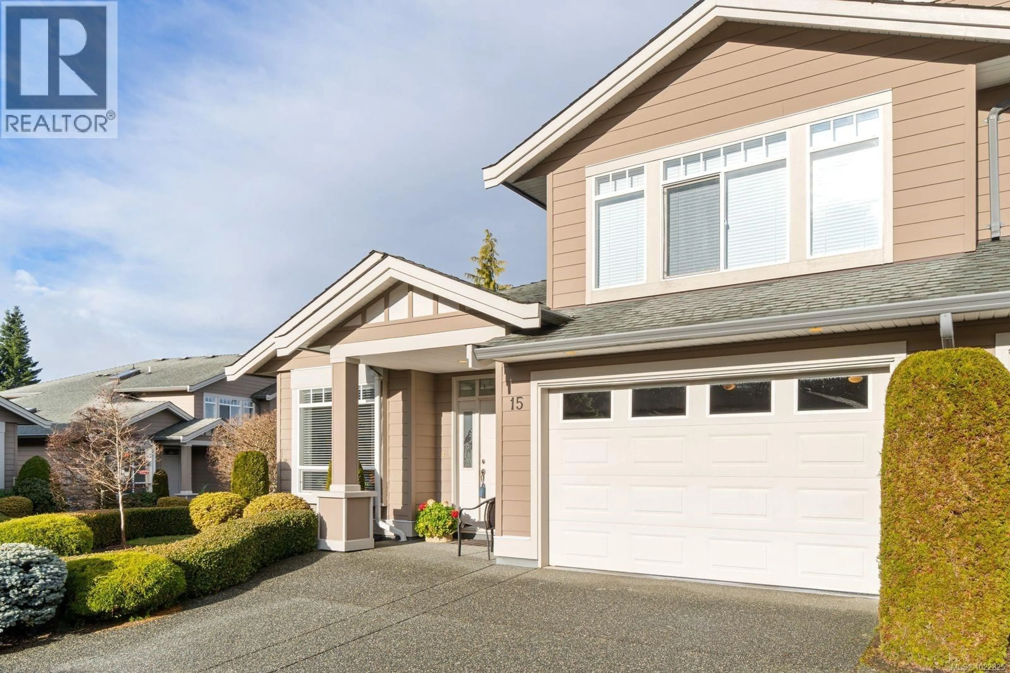 Home with vinyl exterior material, street for 15 - 500 RUSSELL ROAD, Ladysmith British Columbia V9G1W3