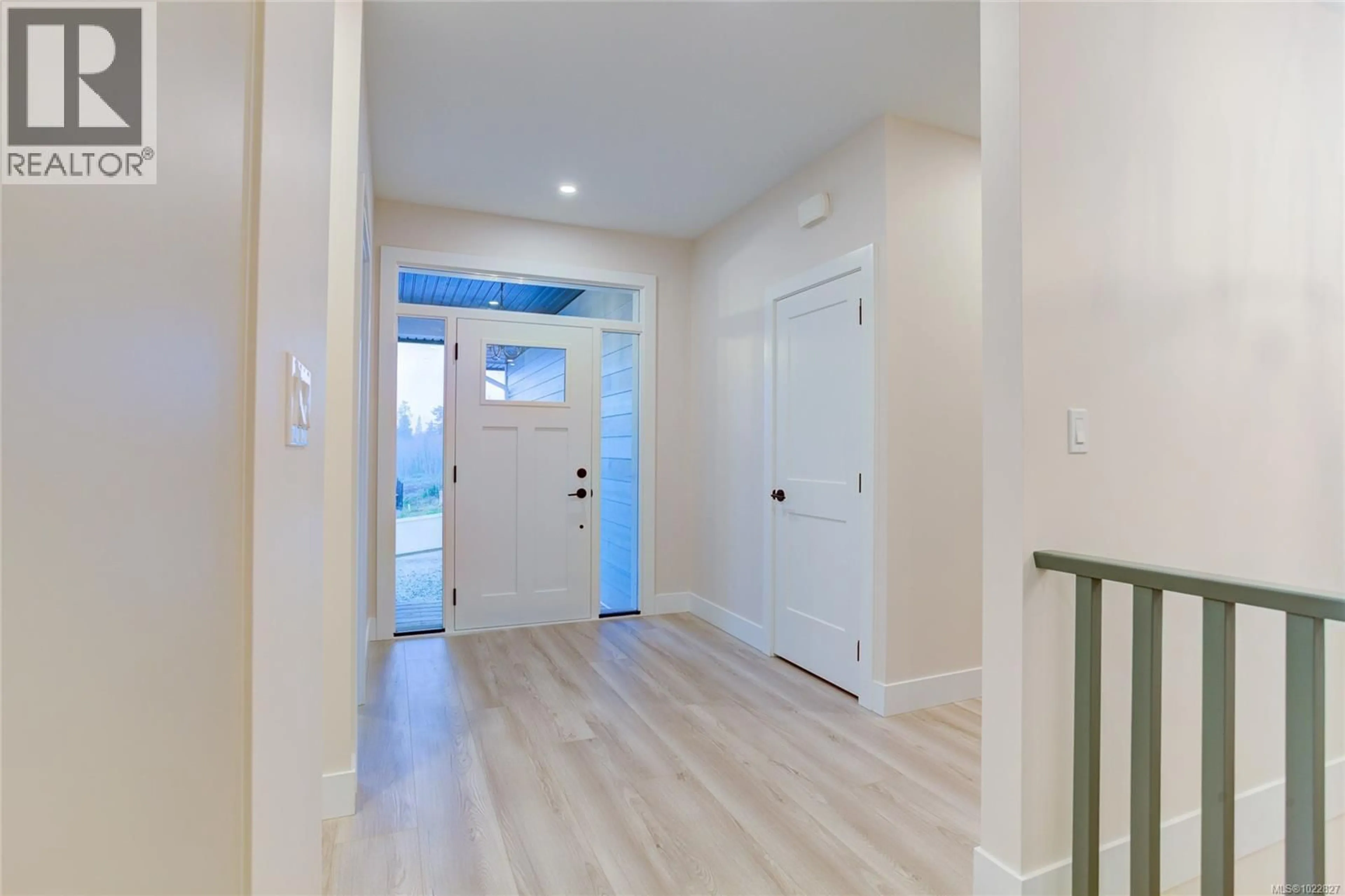 Indoor entryway for 549 MOUNTAIN VIEW DRIVE, Lake Cowichan British Columbia V0R2G0