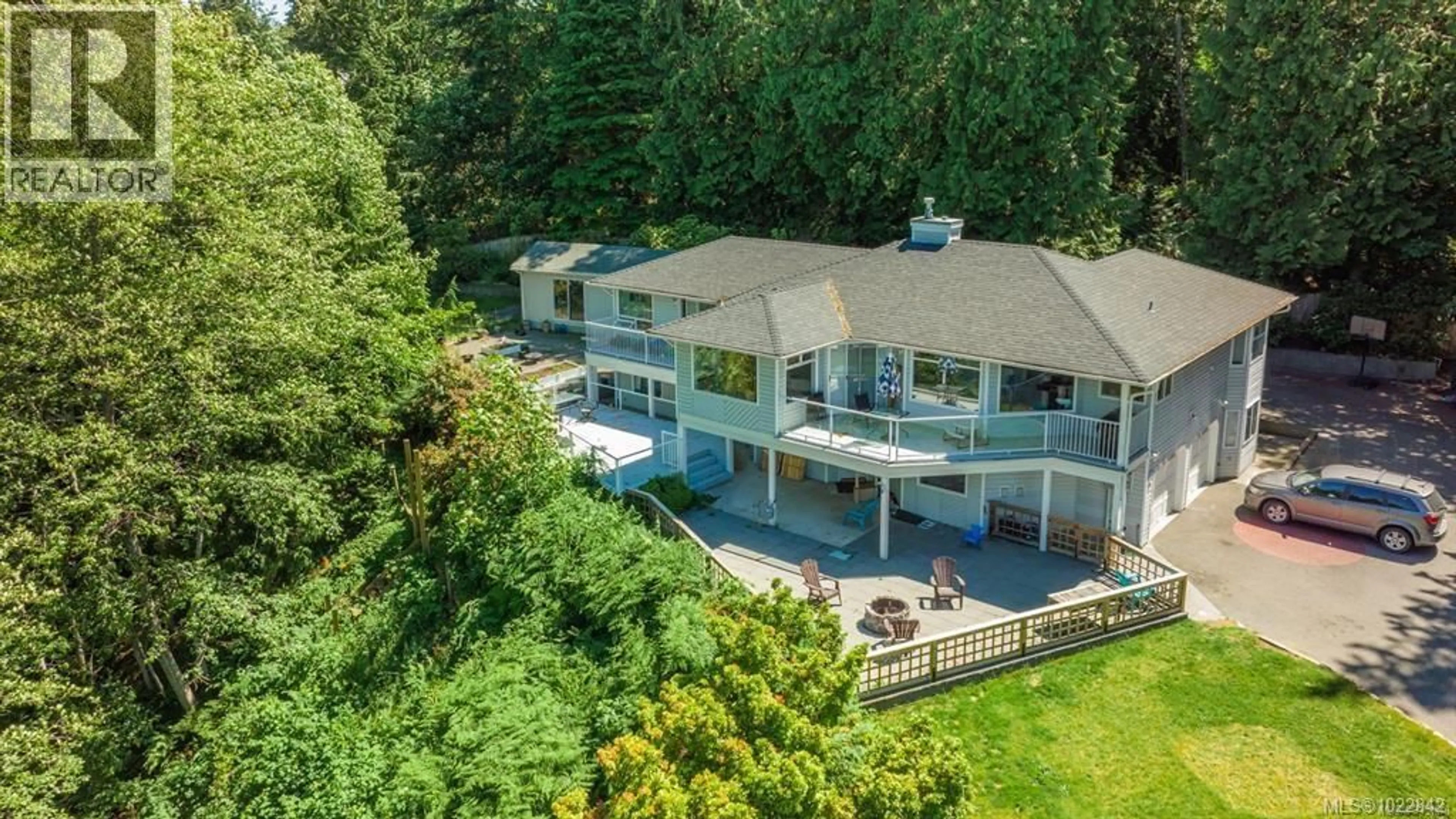 A pic from outside/outdoor area/front of a property/back of a property/a pic from drone, water/lake/river/ocean view for 5650 ALDER WAY, Nanaimo British Columbia V9T5N4