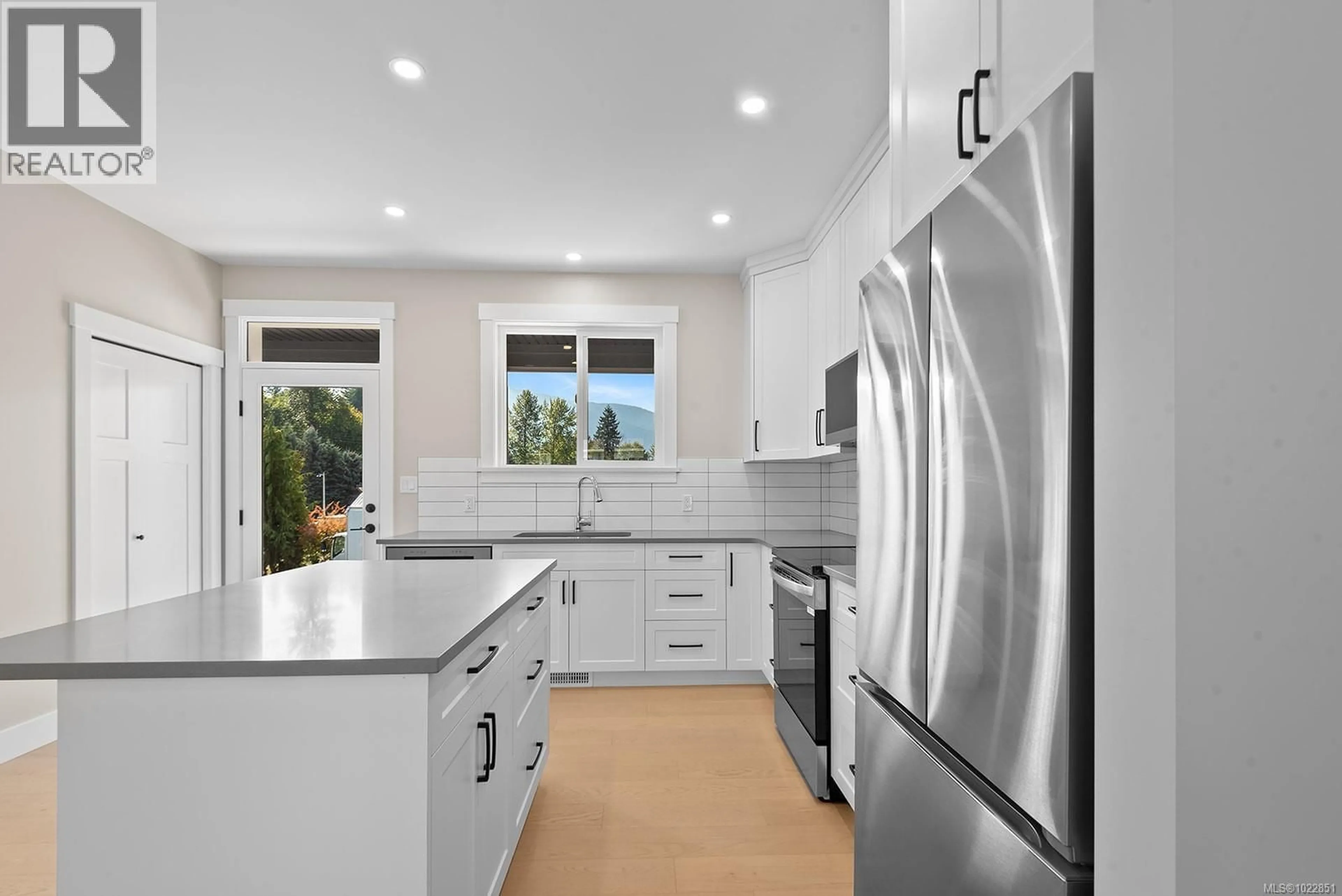 Contemporary kitchen, ceramic/tile floor for 212 OAK LANE, Lake Cowichan British Columbia V0R2G0