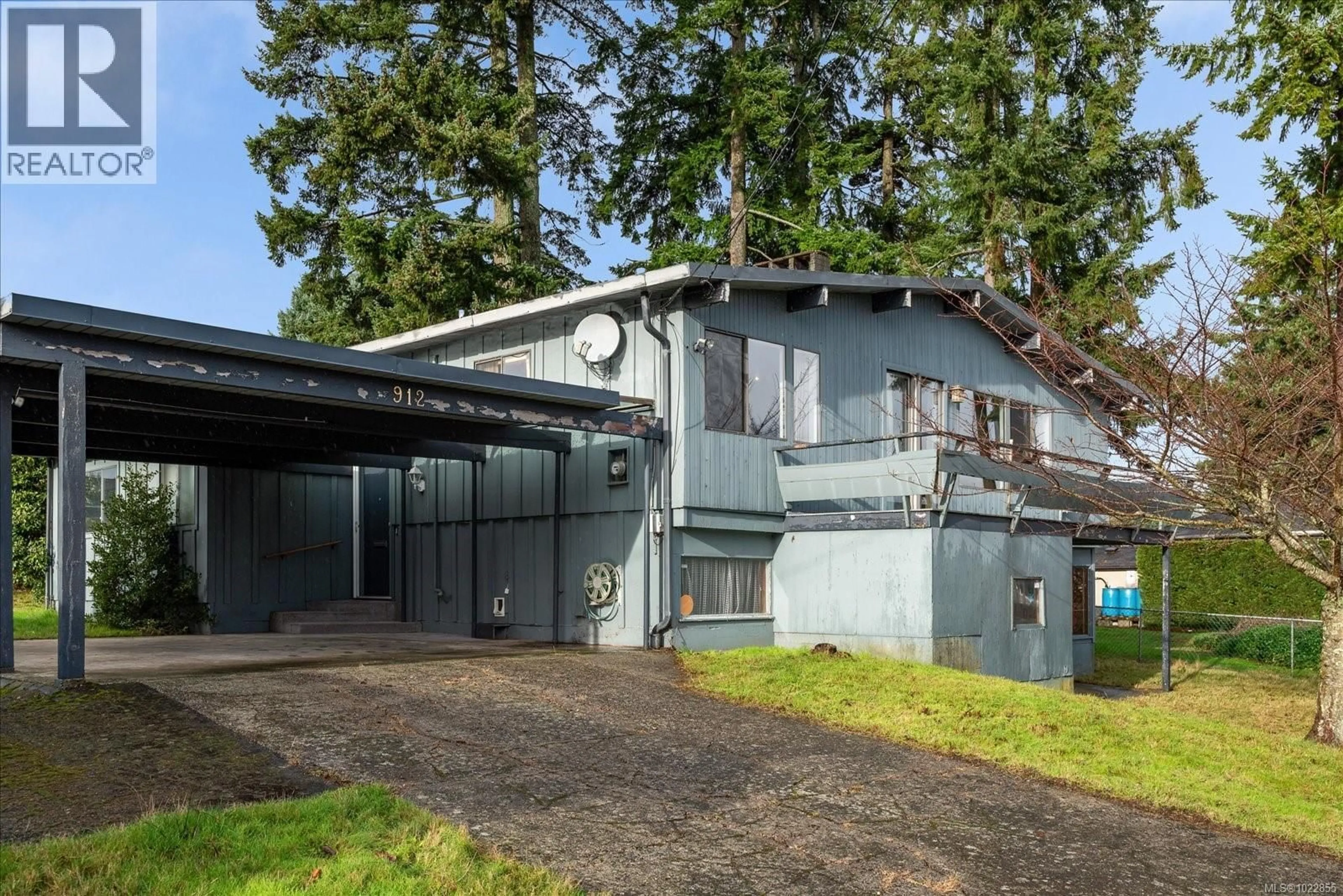 Home with vinyl exterior material, street for 912 CAPILANO PLACE, Nanaimo British Columbia V9T1S3