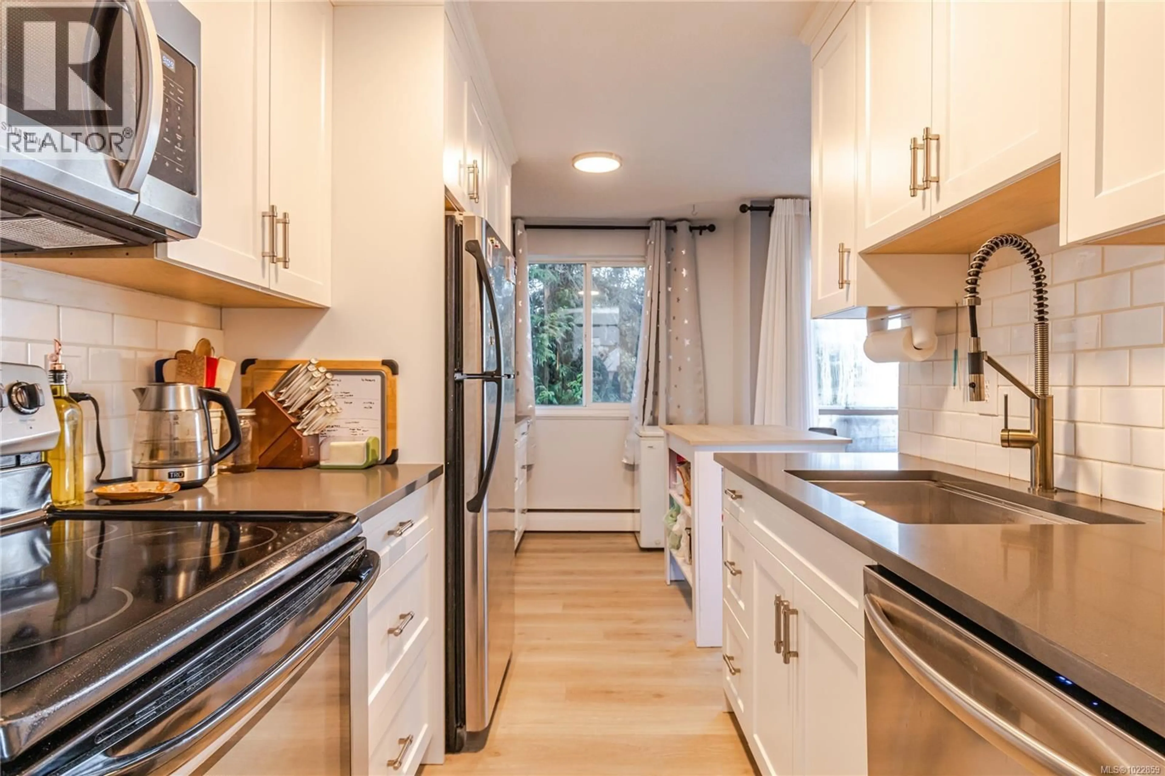 Open concept kitchen, unknown for 3208 - 995 BOWEN ROAD, Nanaimo British Columbia V9R2A4