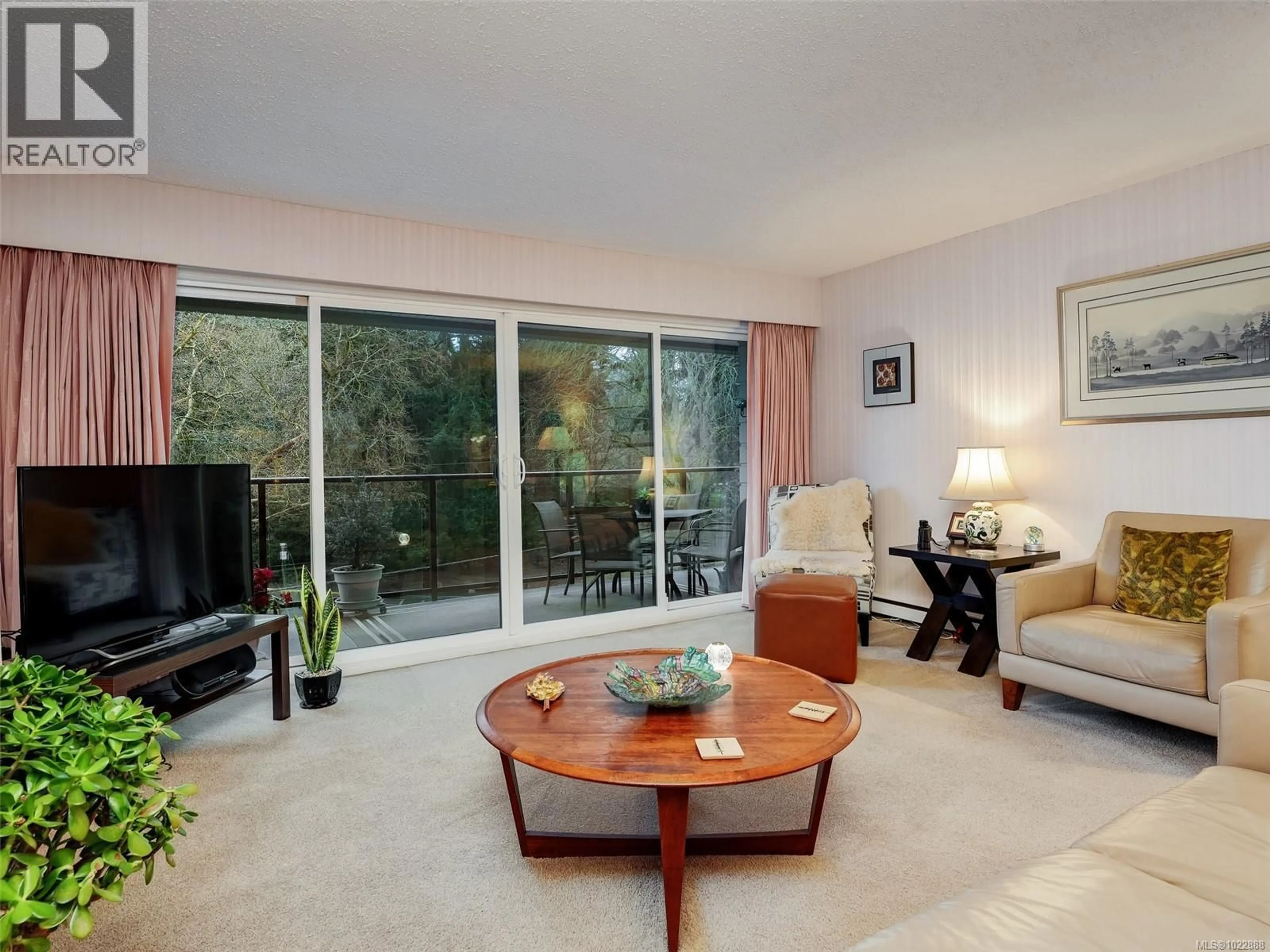 Living room with furniture, unknown for 306 - 280 DOUGLAS STREET, Victoria British Columbia V8V2P2